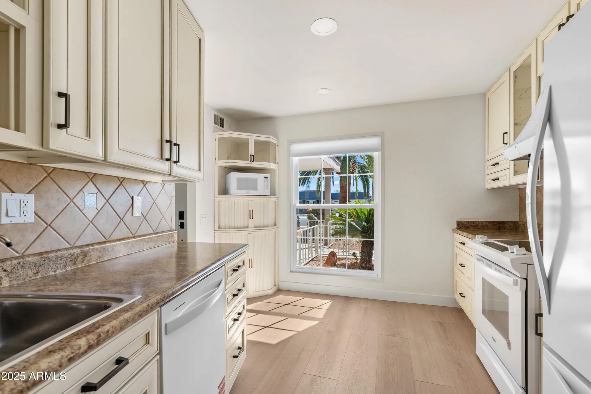 Property Slideshow image 10 of 27 | 10850 w boswell blvd, Sun City, AZ, 85373