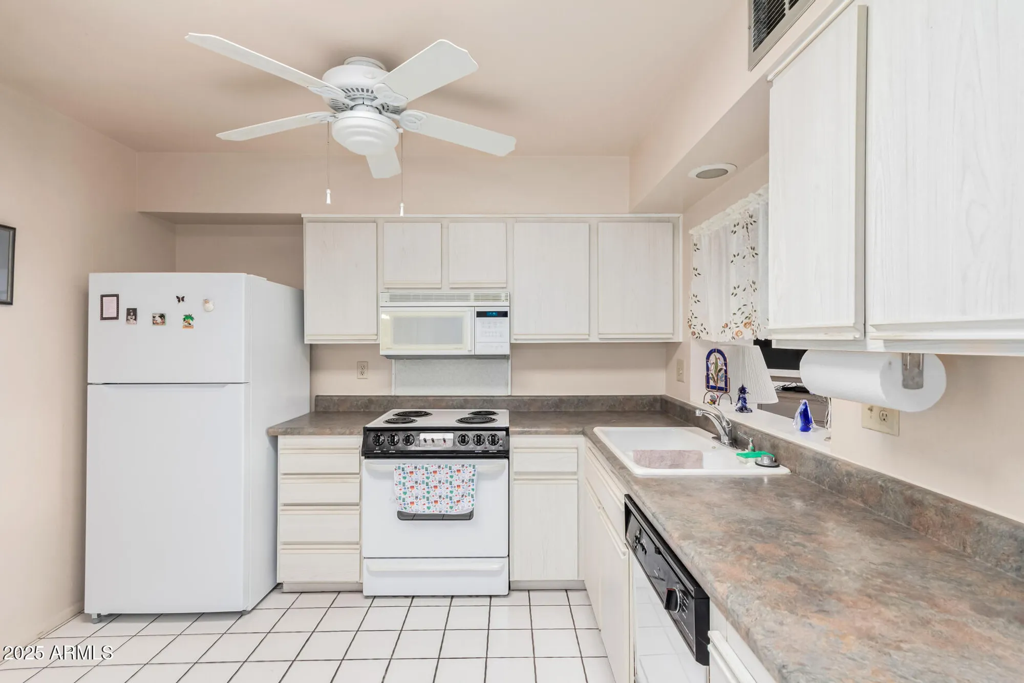 Property Slideshow image 12 of 26 | 10967 w santa fe dr, Sun City, AZ, 85351