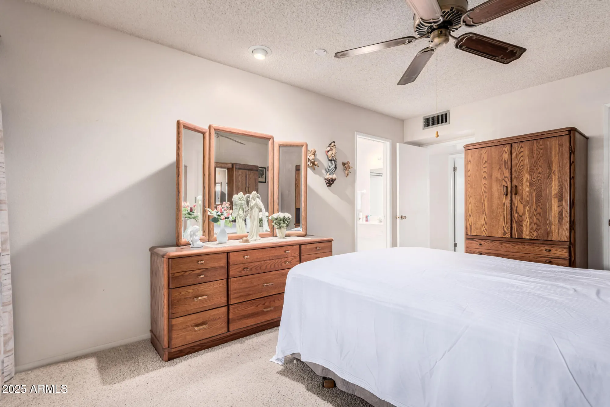 Property Slideshow image 17 of 26 | 10967 w santa fe dr, Sun City, AZ, 85351