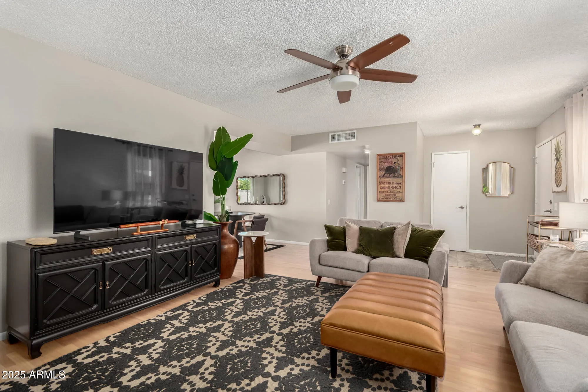 Property Slideshow image 8 of 41 | 9502 w indian hills dr, Sun City, AZ, 85351