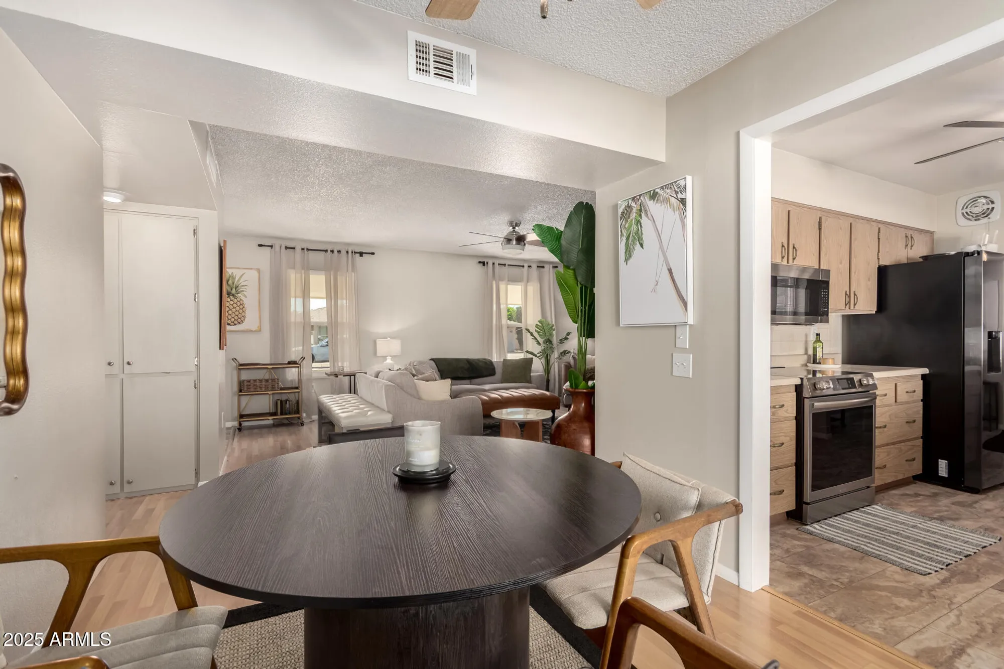 Property Slideshow image 10 of 41 | 9502 w indian hills dr, Sun City, AZ, 85351