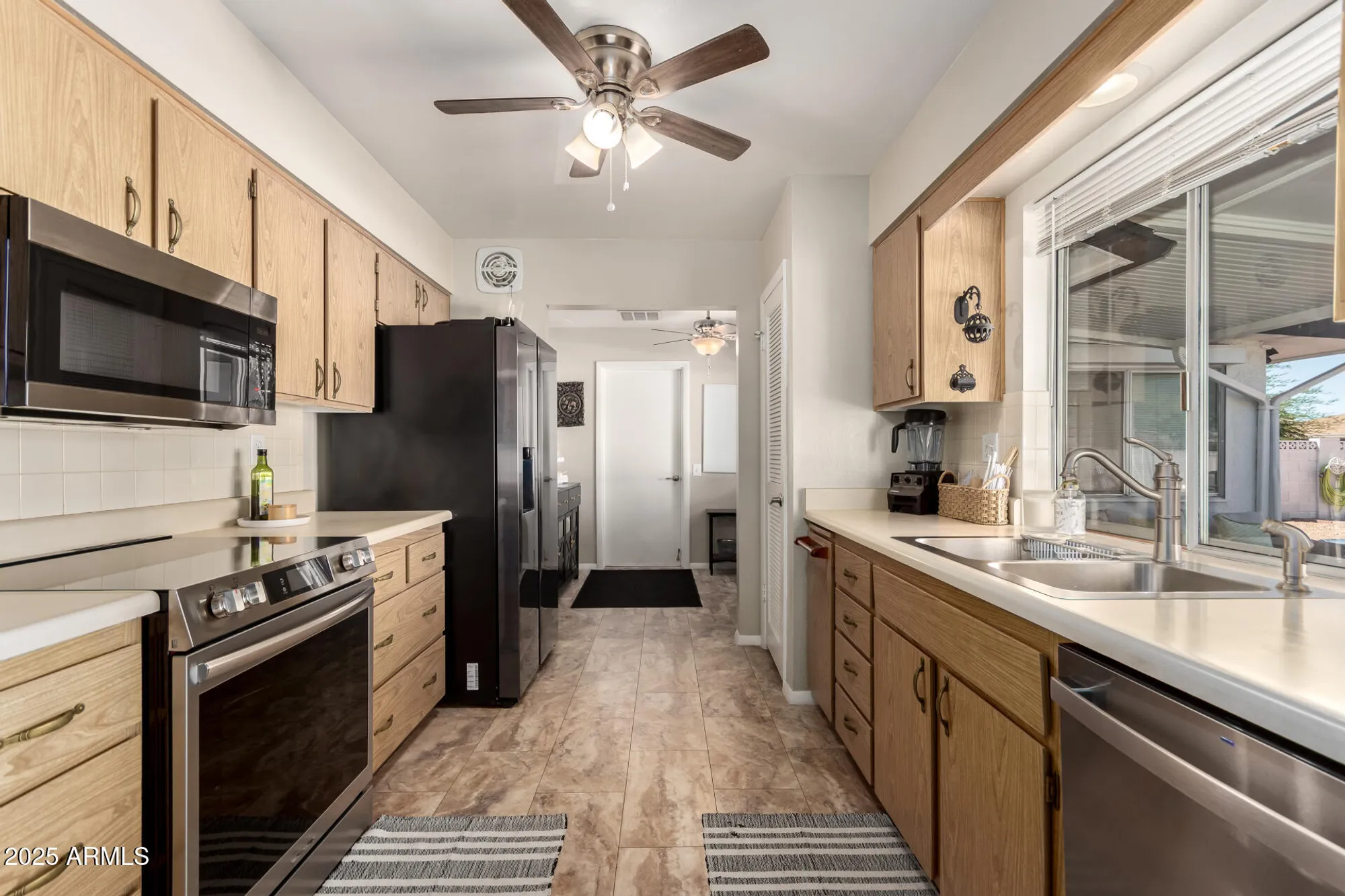 Property Slideshow image 11 of 41 | 9502 w indian hills dr, Sun City, AZ, 85351