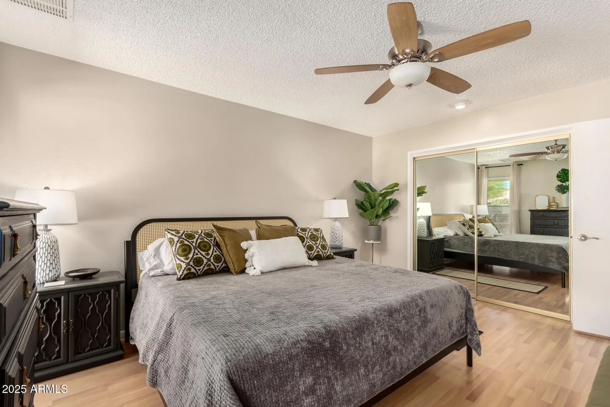 Property Slideshow image 16 of 41 | 9502 w indian hills dr, Sun City, AZ, 85351