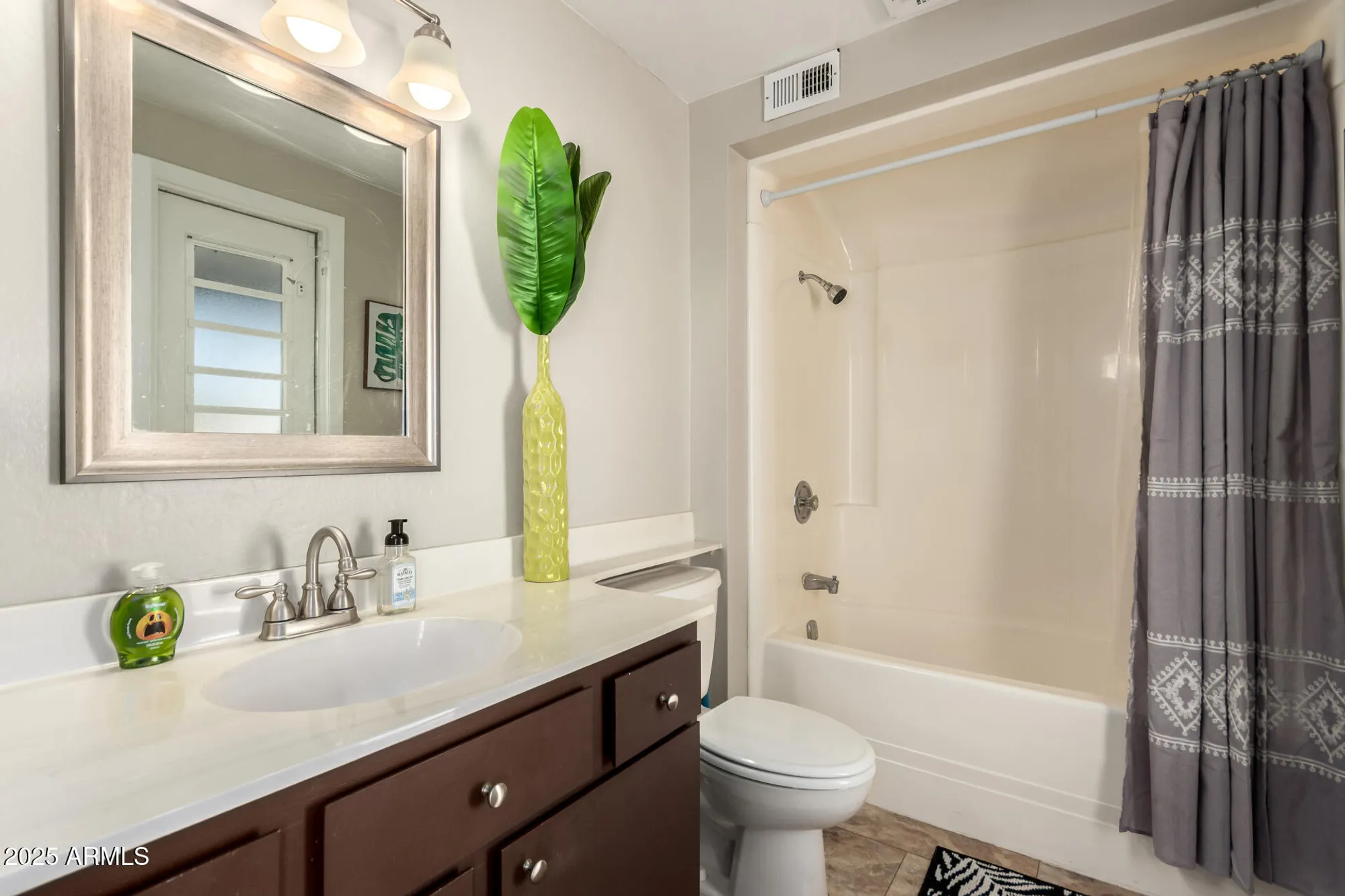 Property Slideshow image 18 of 41 | 9502 w indian hills dr, Sun City, AZ, 85351