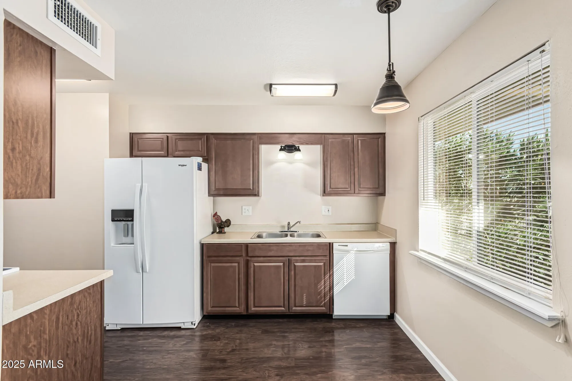 Property Slideshow image 12 of 39 | 10129 w pine springs dr, Sun City, AZ, 85373