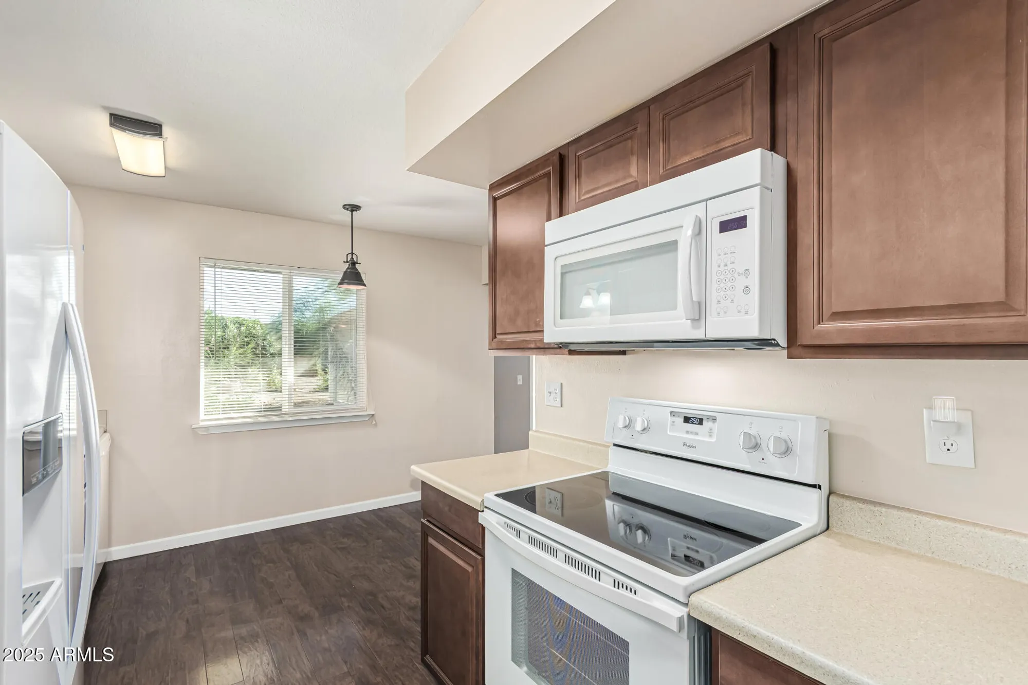 Property Slideshow image 13 of 39 | 10129 w pine springs dr, Sun City, AZ, 85373