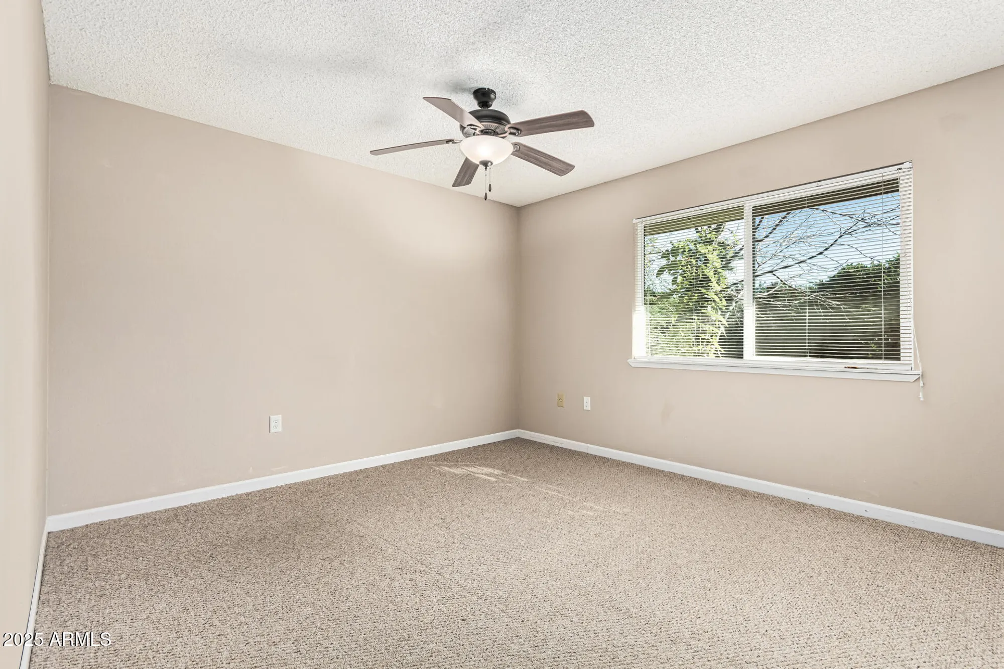 Property Slideshow image 17 of 39 | 10129 w pine springs dr, Sun City, AZ, 85373