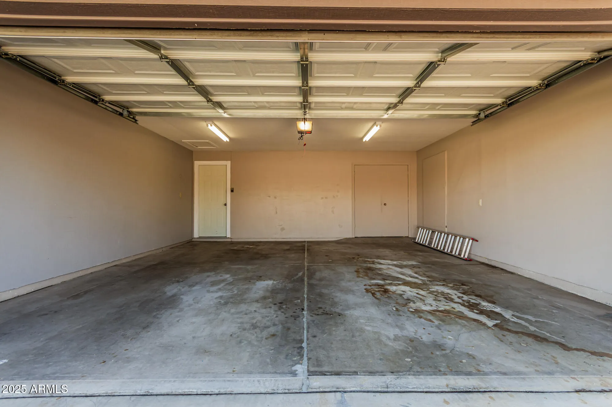 Property Slideshow image 28 of 39 | 10129 w pine springs dr, Sun City, AZ, 85373