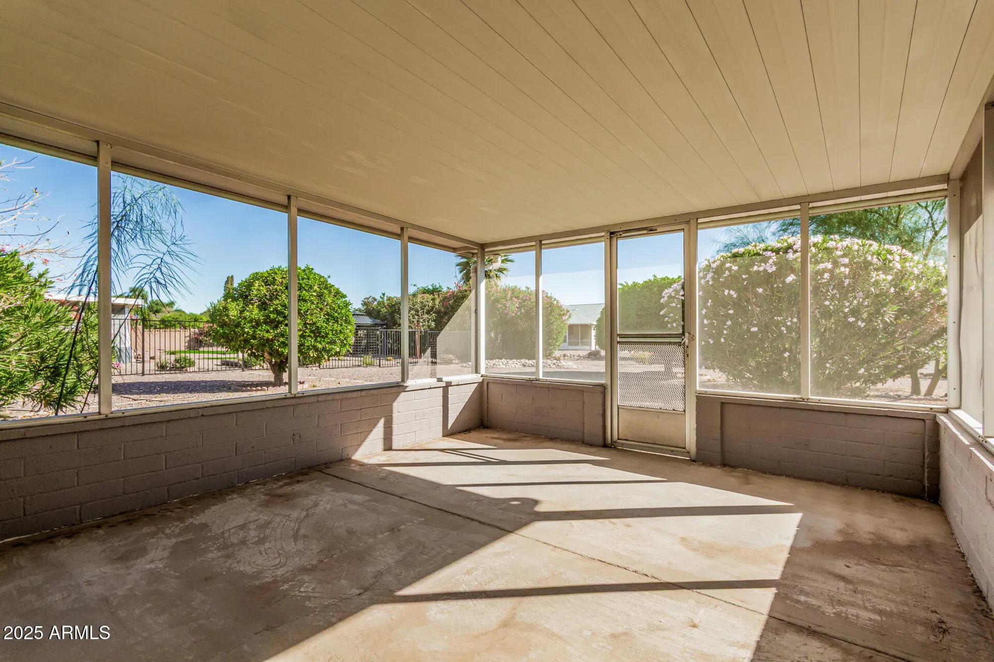 Property Slideshow image 29 of 39 | 10129 w pine springs dr, Sun City, AZ, 85373