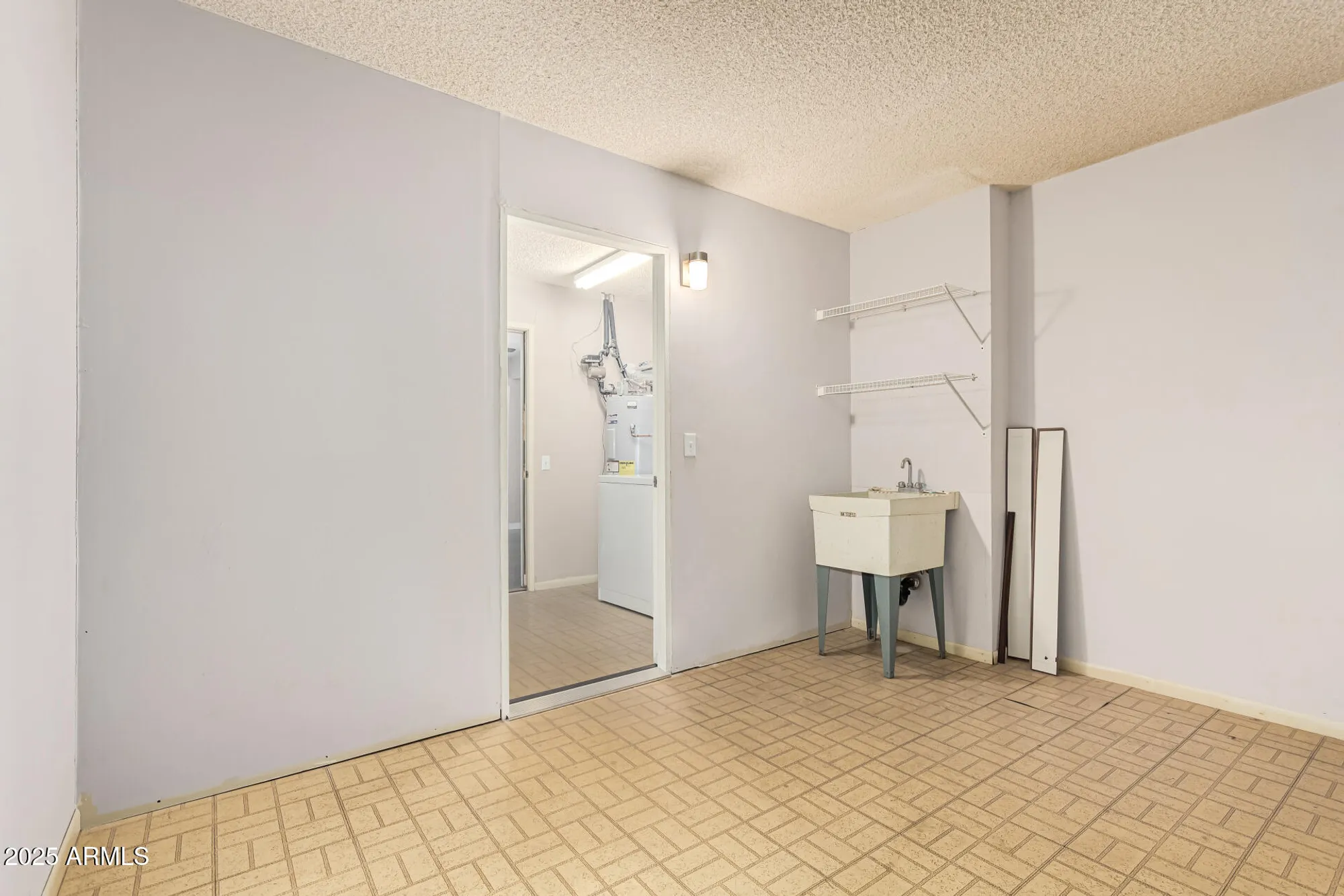 Property Slideshow image 26 of 39 | 10129 w pine springs dr, Sun City, AZ, 85373