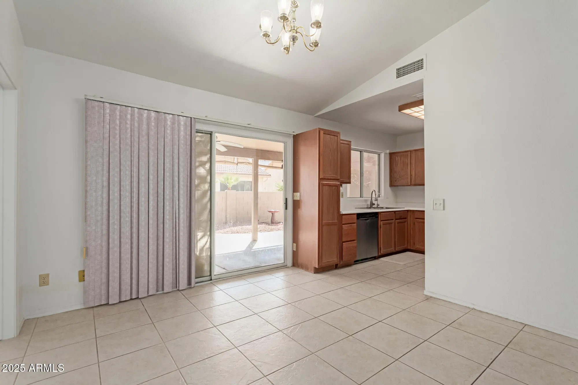 Property Slideshow image 16 of 34 | 1531 e buena vista dr, Chandler, AZ, 85249
