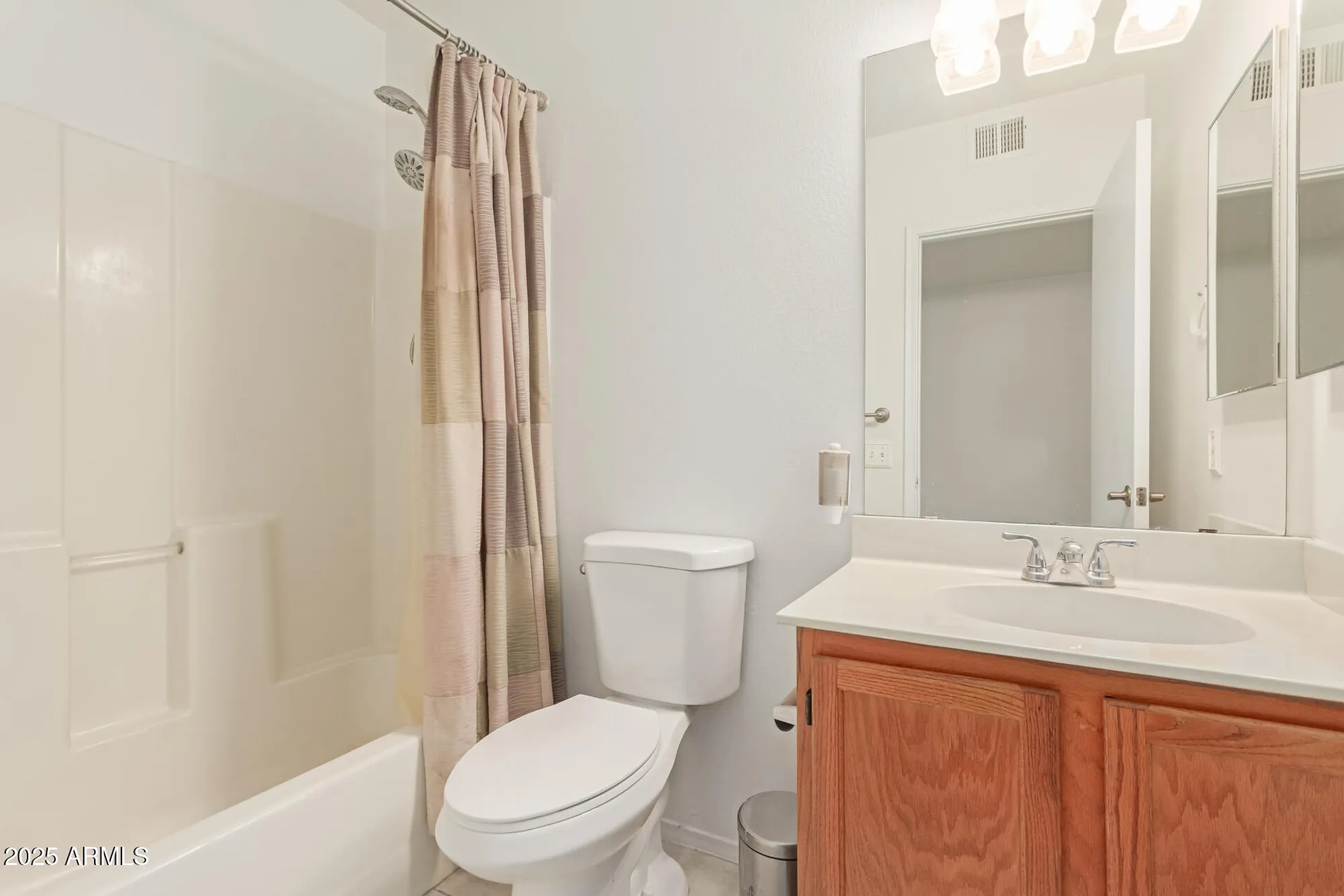Property Slideshow image 9 of 34 | 1531 e buena vista dr, Chandler, AZ, 85249