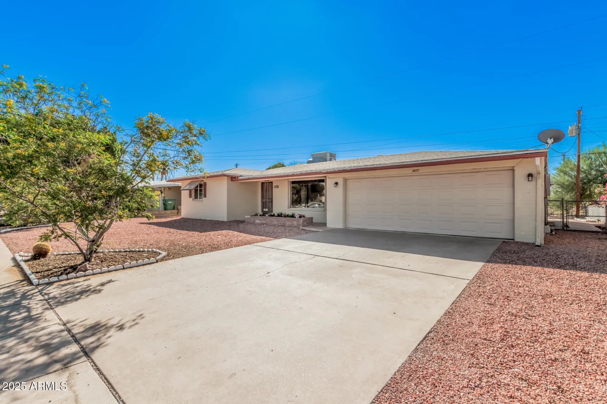 Property Slideshow image 2 of 29 | 5533 e decatur st, Mesa, AZ, 85205