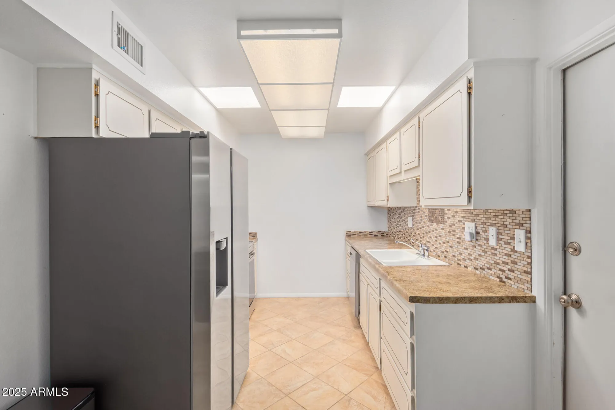 Property Slideshow image 7 of 26 | 10050 w lancaster dr, Sun City, AZ, 85351