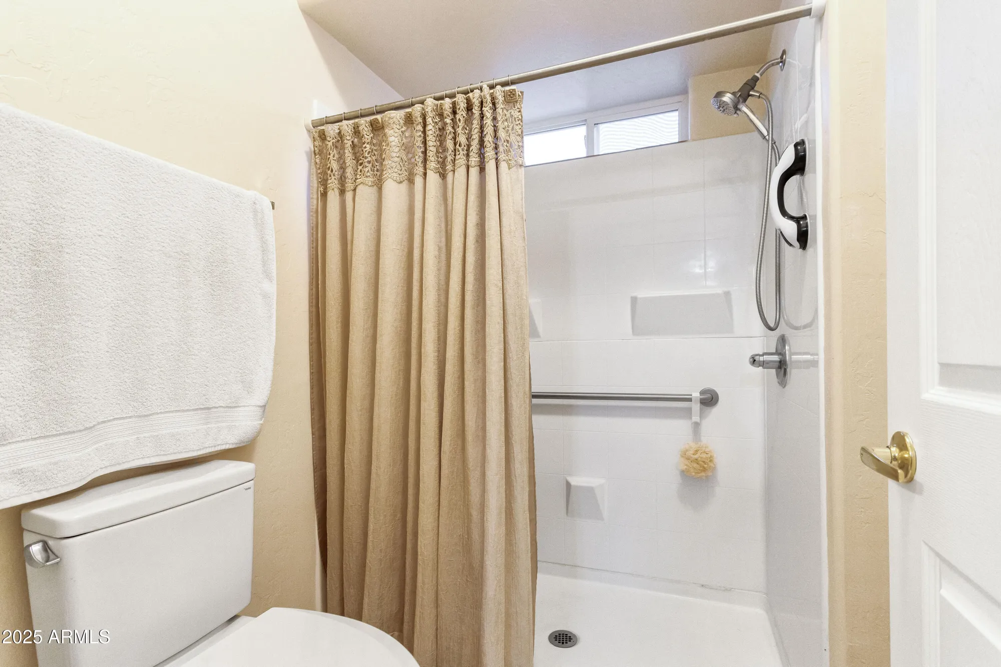 Property Slideshow image 22 of 27 | 301 s clubhouse ln, Sierra Vista, AZ, 85635