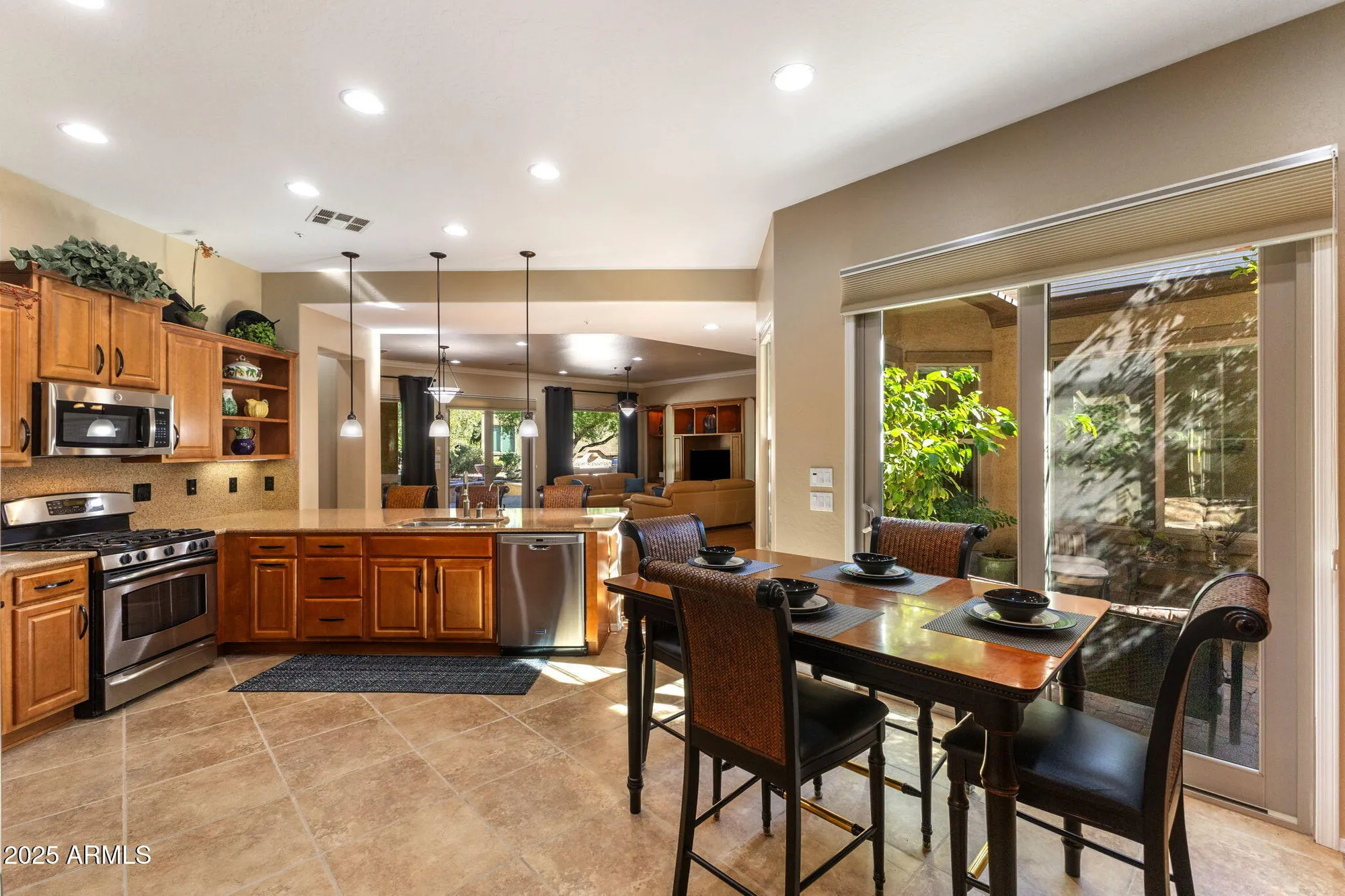 Property Slideshow image 9 of 47 | 12832 w pinnacle vista dr, Peoria, AZ, 85383