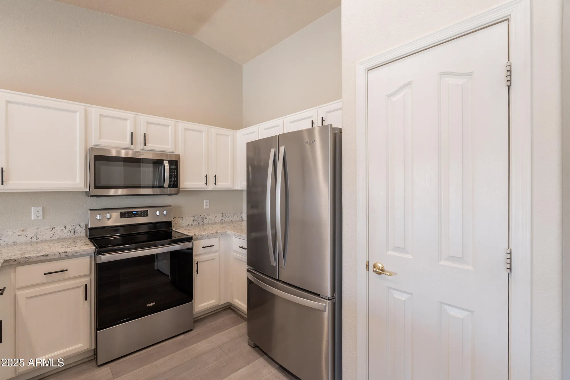 Property Slideshow image 14 of 30 | 1440 e la costa dr, Chandler, AZ, 85249