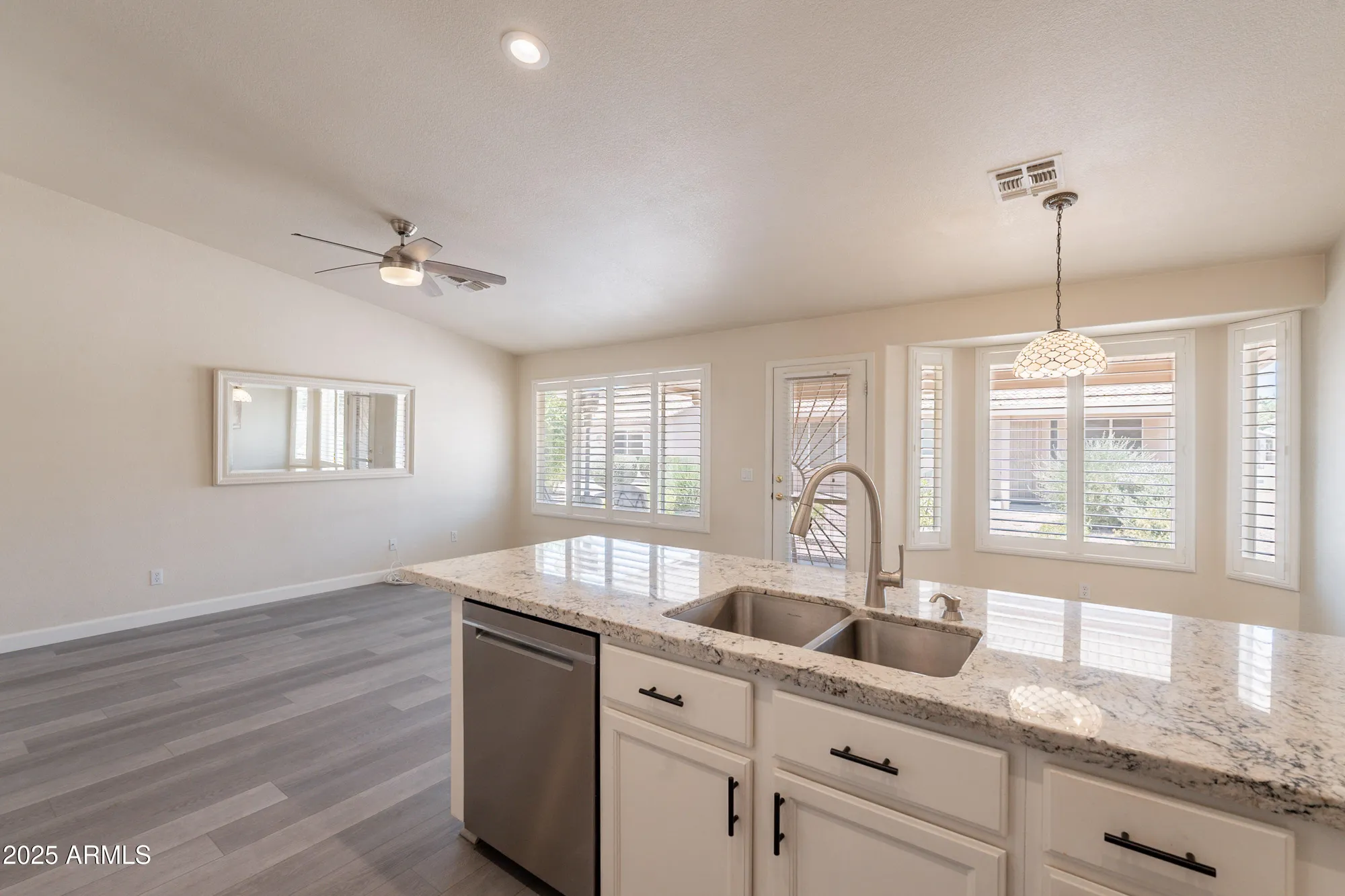Property Slideshow image 16 of 30 | 1440 e la costa dr, Chandler, AZ, 85249