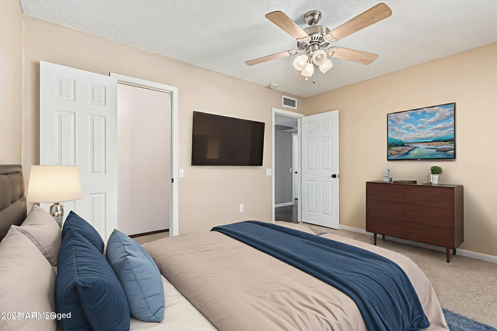 Property Slideshow image 20 of 39 | 10129 w pine springs dr, Sun City, AZ, 85373