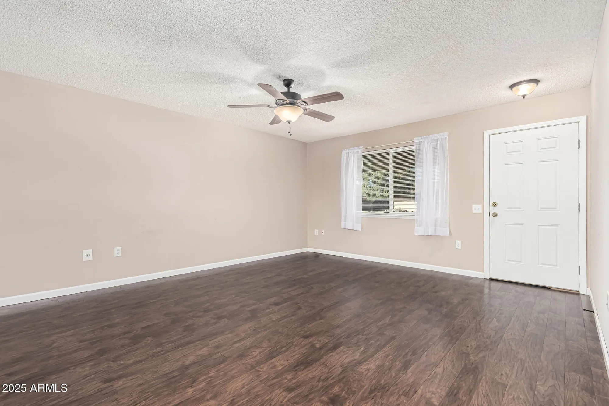 Property Slideshow image 8 of 39 | 10129 w pine springs dr, Sun City, AZ, 85373