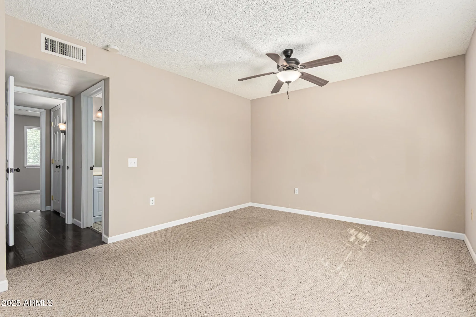 Property Slideshow image 16 of 39 | 10129 w pine springs dr, Sun City, AZ, 85373