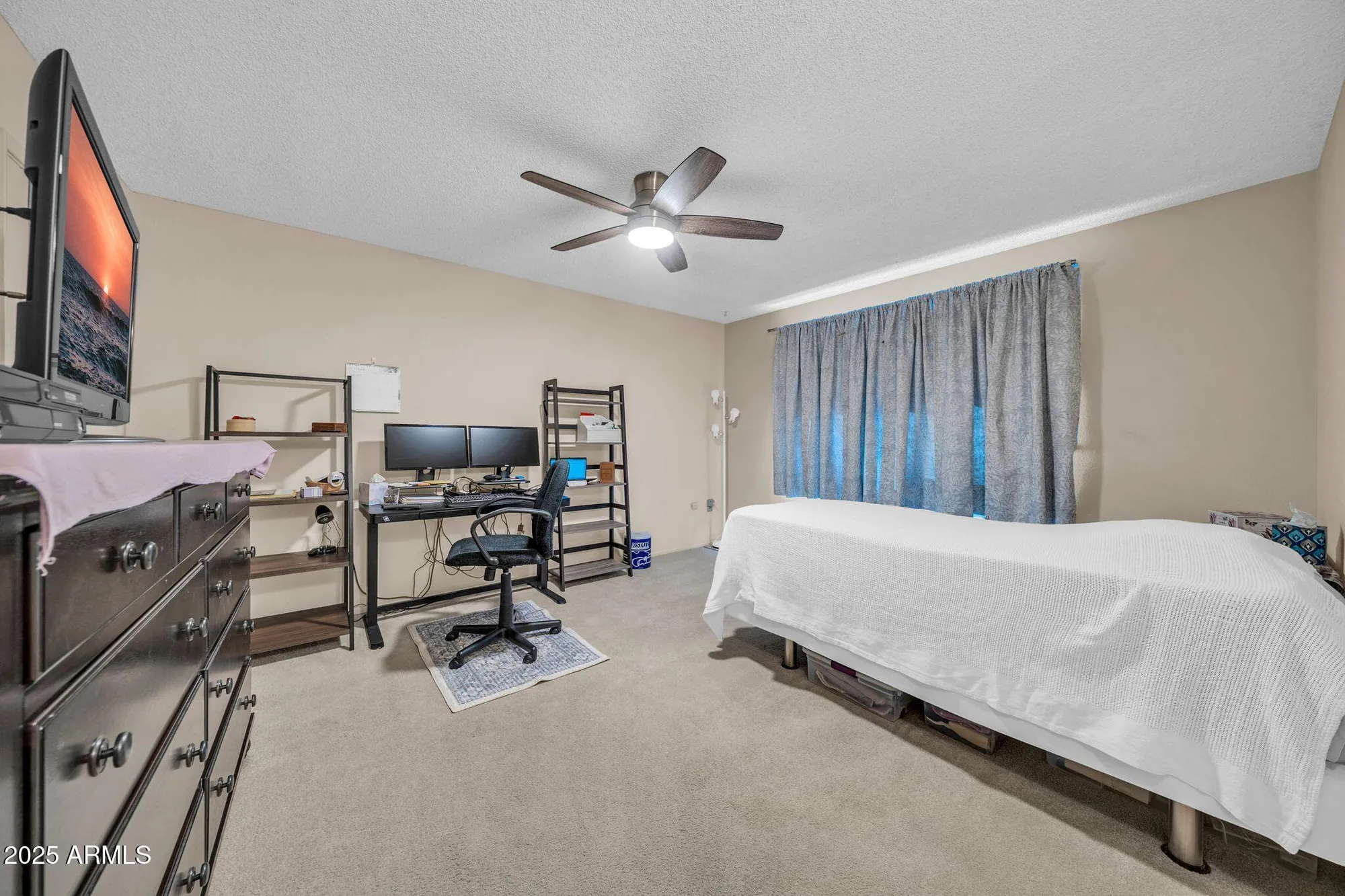 Property Slideshow image 17 of 27 | 20018 n lake forest dr, Sun City, AZ, 85373
