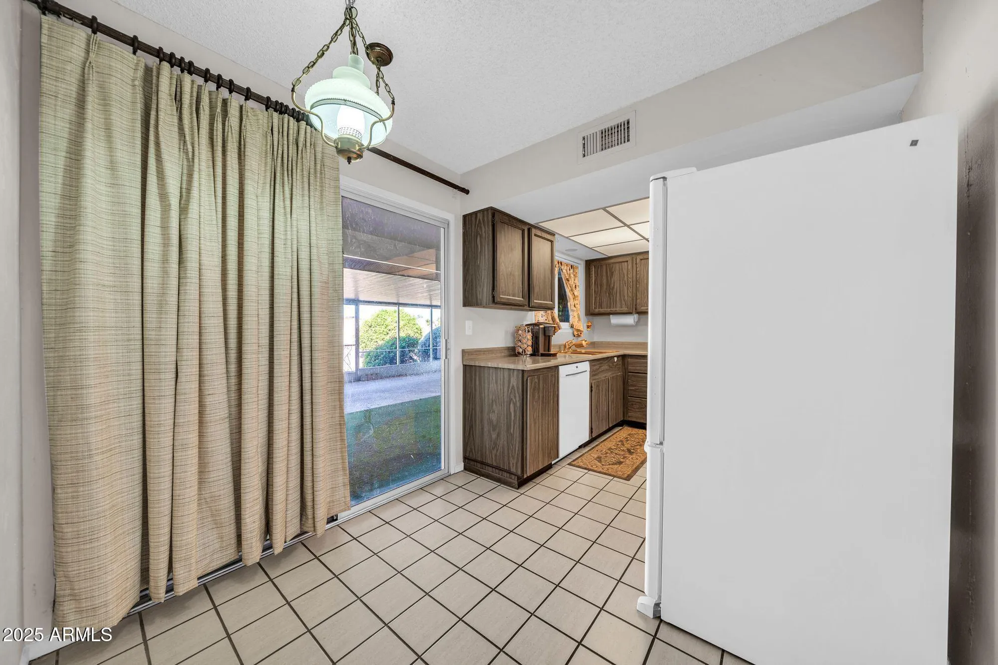 Property Slideshow image 12 of 27 | 20018 n lake forest dr, Sun City, AZ, 85373