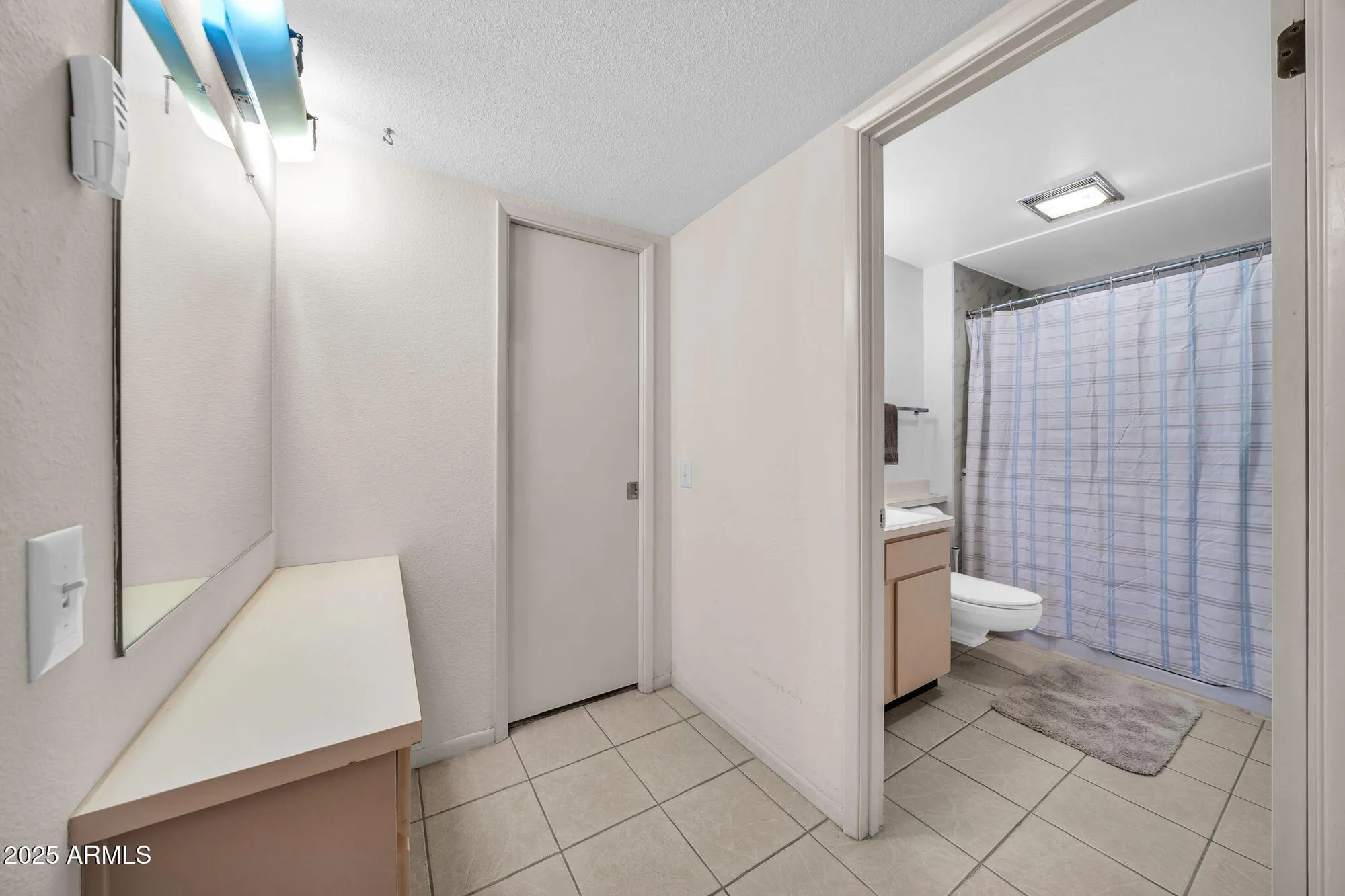 Property Slideshow image 16 of 27 | 20018 n lake forest dr, Sun City, AZ, 85373