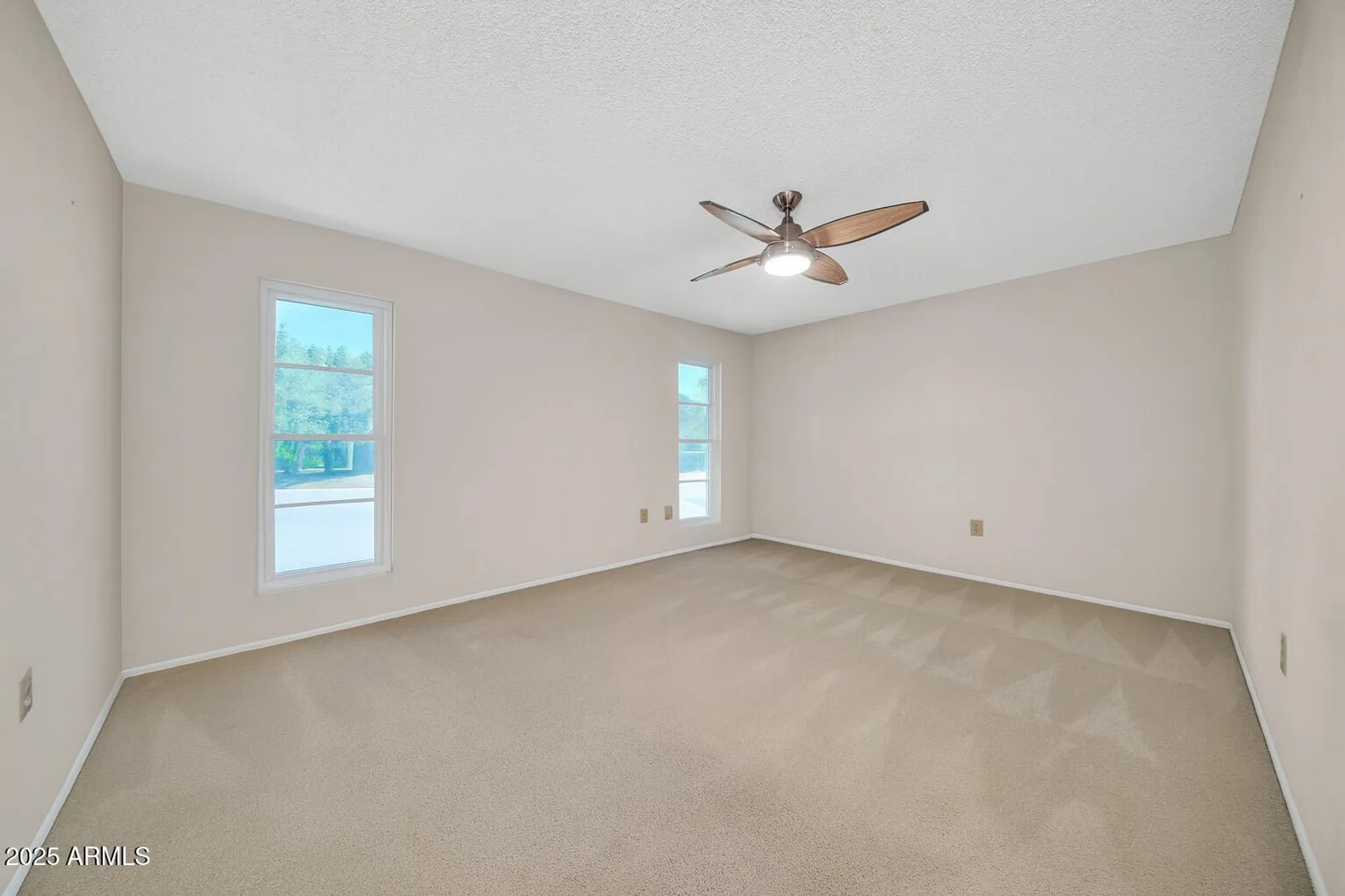 Property Slideshow image 13 of 27 | 20018 n lake forest dr, Sun City, AZ, 85373