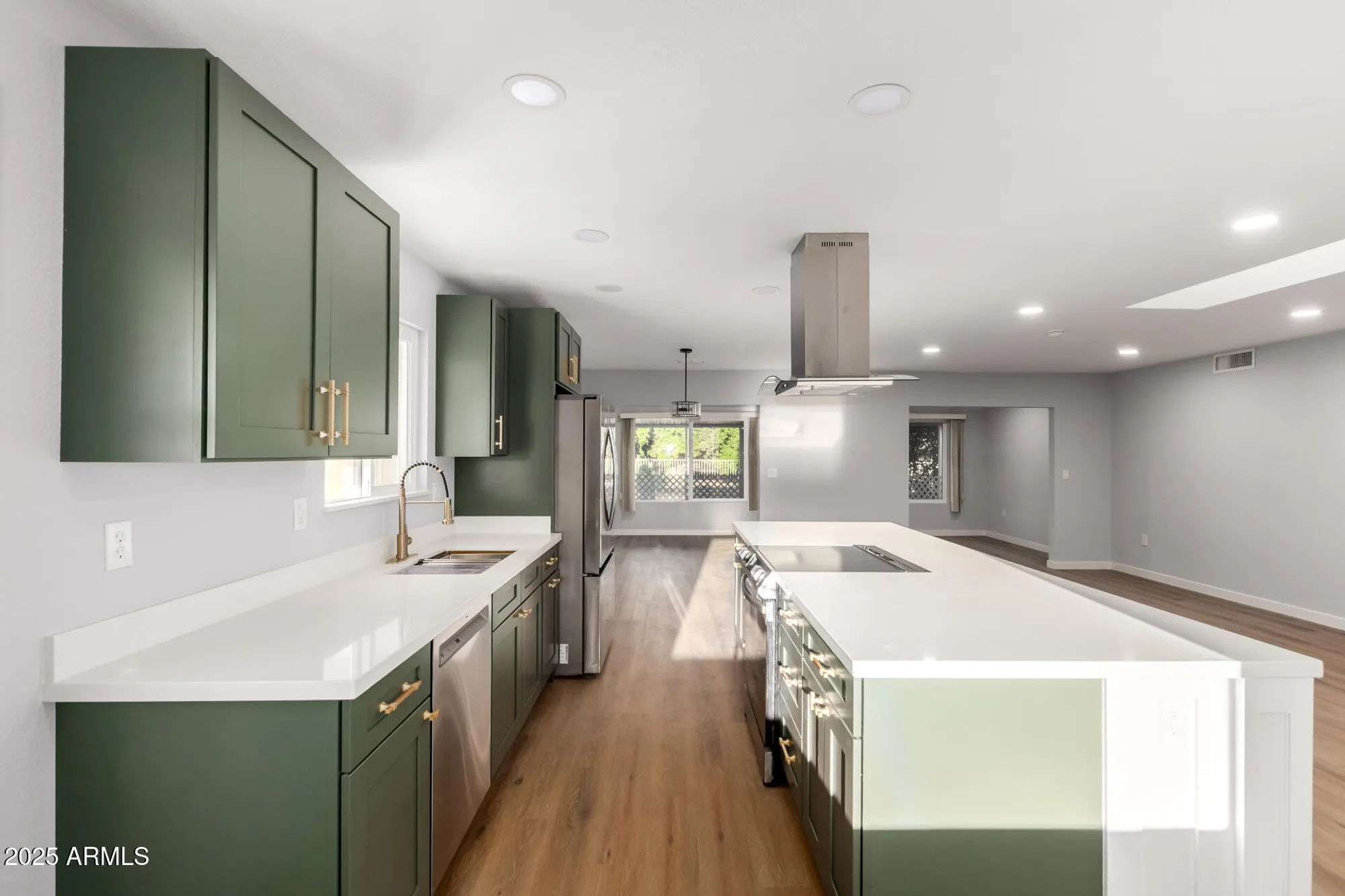 Property Slideshow image 13 of 26 | 10210 w charter oak dr, Sun City, AZ, 85351