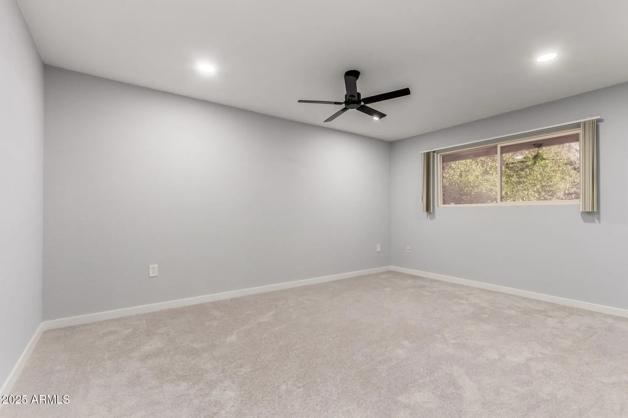 Property Slideshow image 16 of 26 | 10210 w charter oak dr, Sun City, AZ, 85351