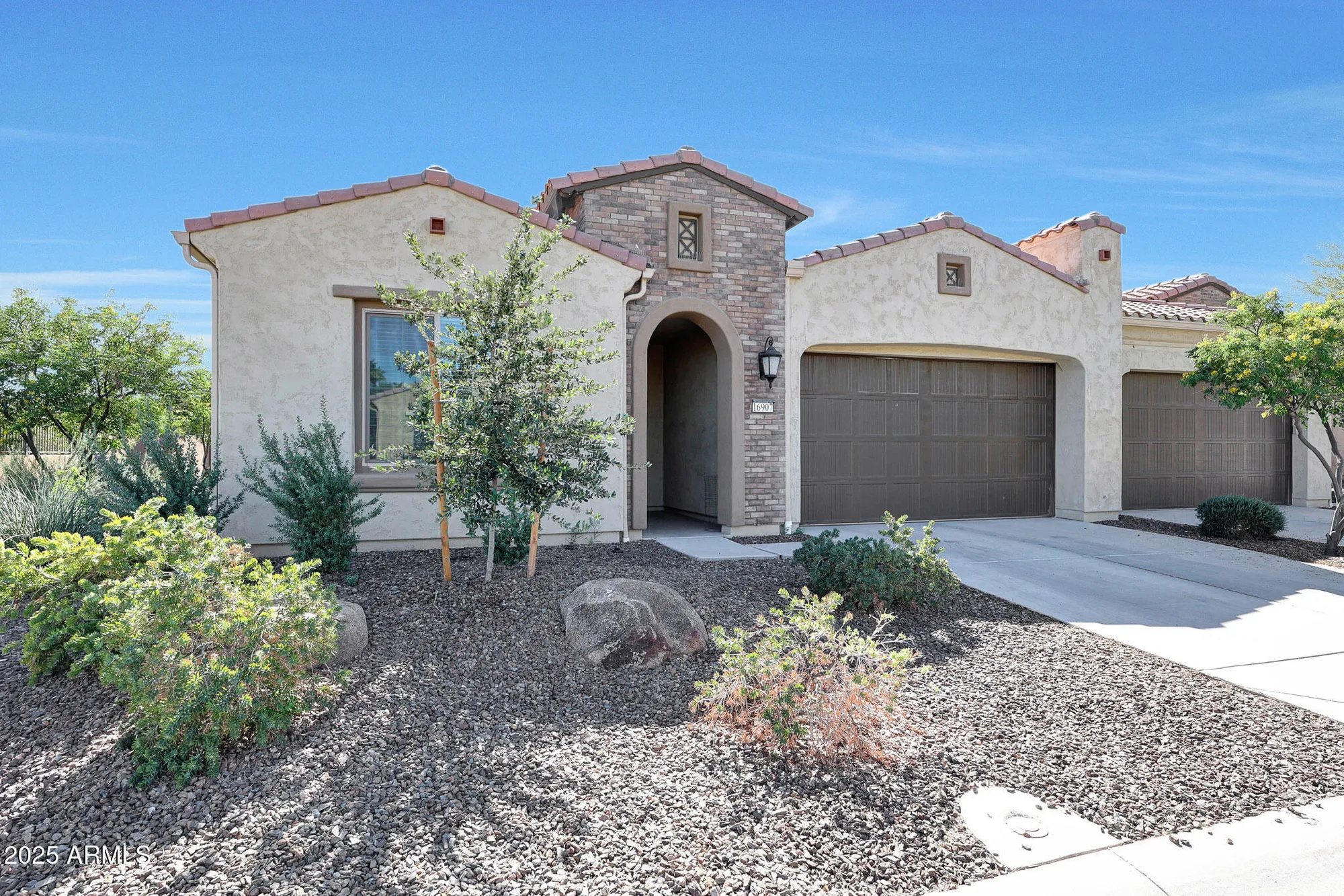 Property Slideshow image 2 of 24 | 16907 w holly st, Goodyear, AZ, 85395