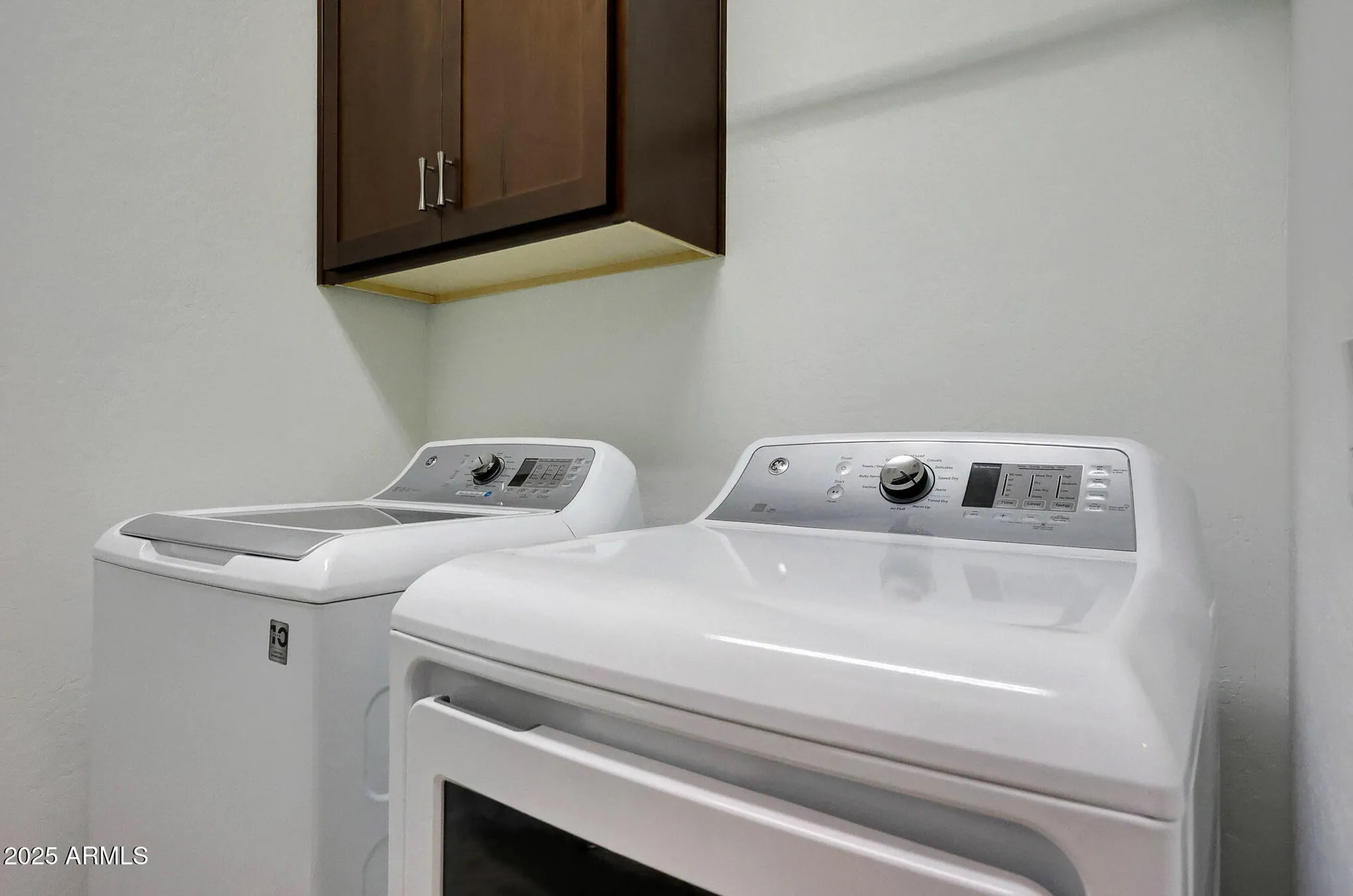 Property Slideshow image 19 of 24 | 16907 w holly st, Goodyear, AZ, 85395