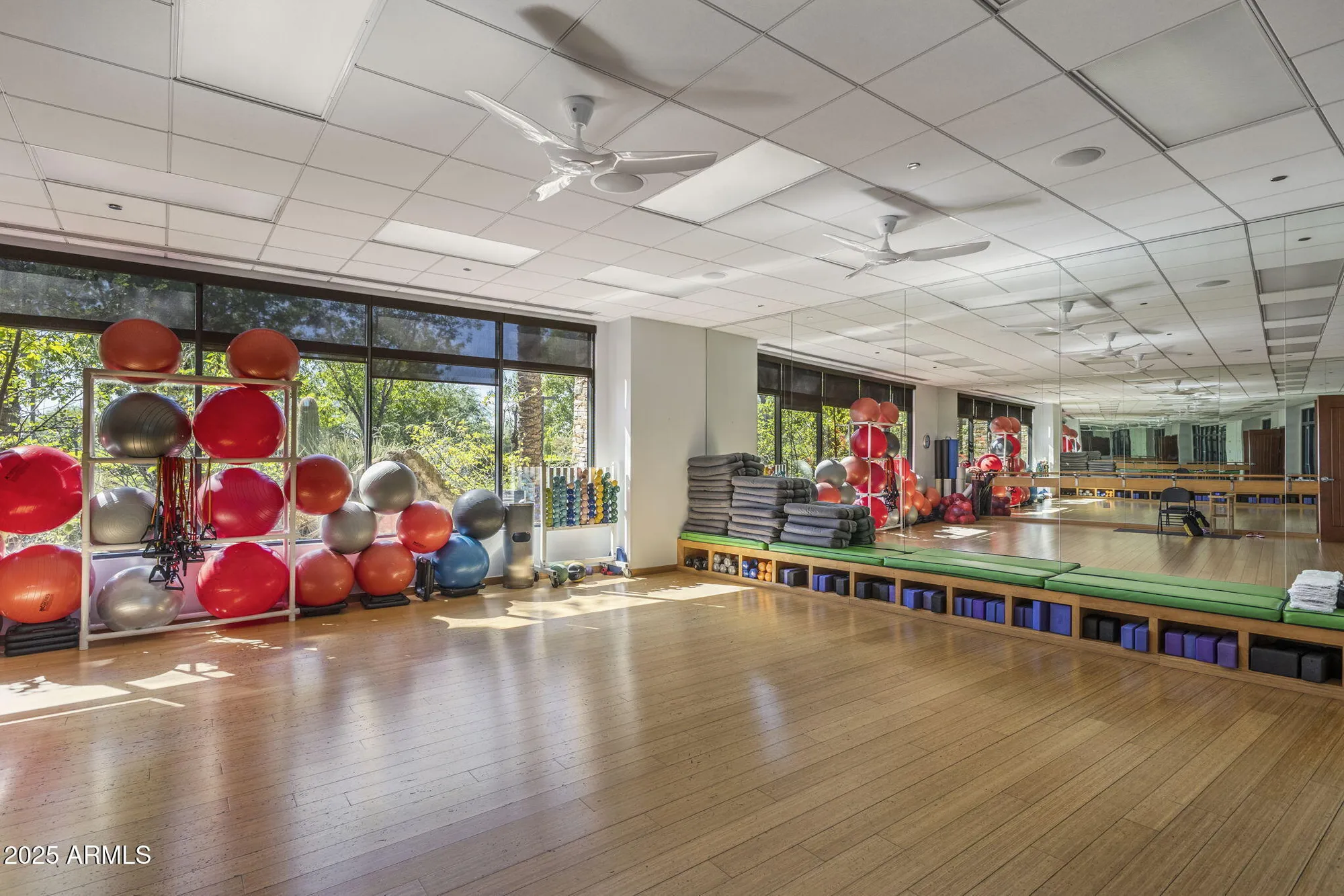 Property Slideshow image 42 of 47 | 12832 w pinnacle vista dr, Peoria, AZ, 85383