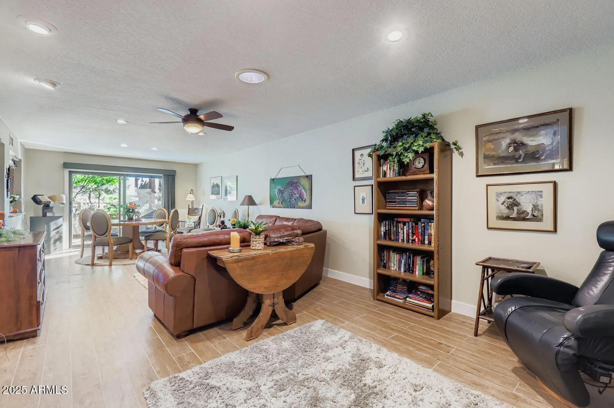 Property Slideshow image 8 of 38 | 10437 e cochise ave, Scottsdale, AZ, 85258