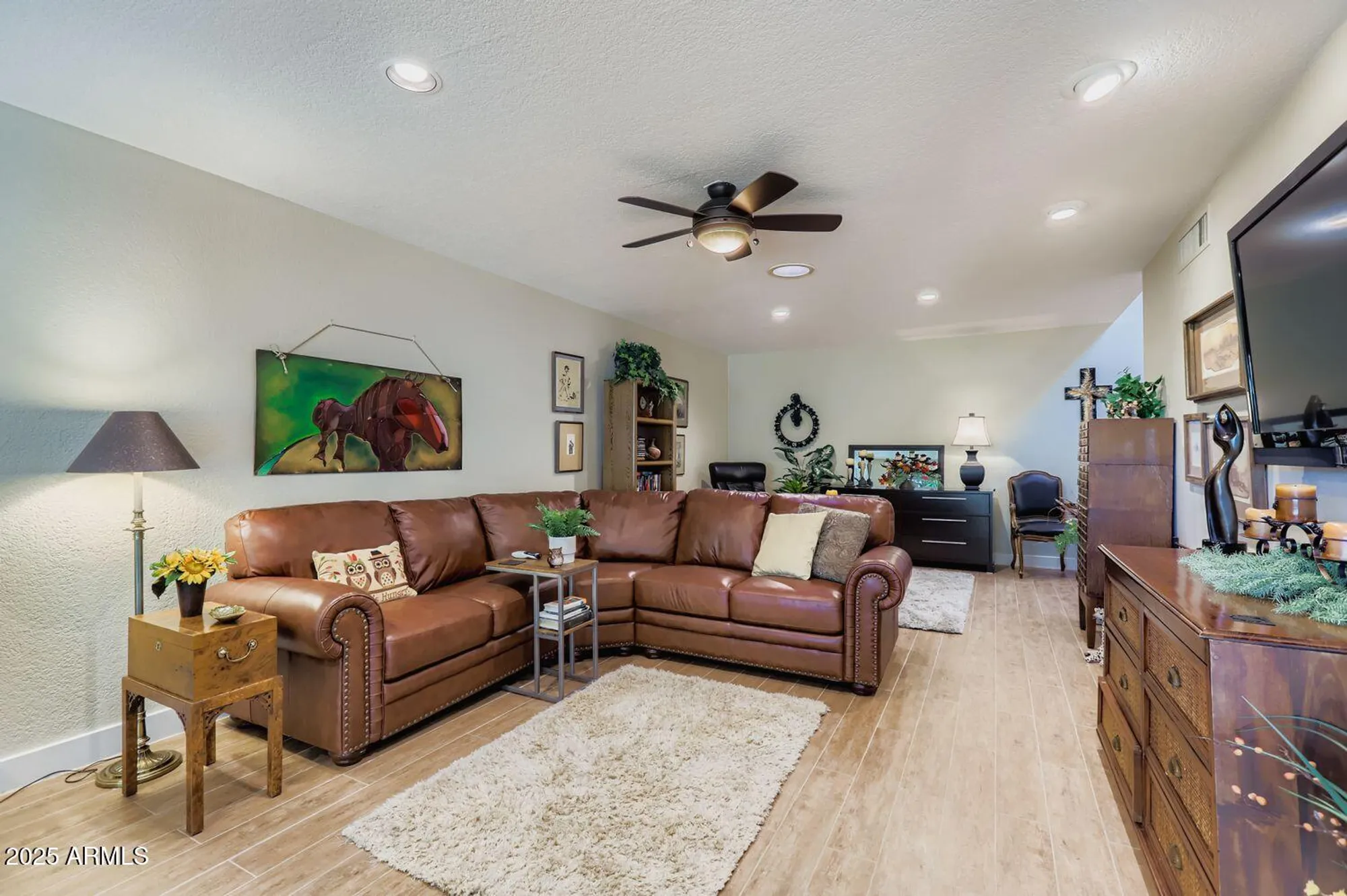 Property Slideshow image 9 of 38 | 10437 e cochise ave, Scottsdale, AZ, 85258