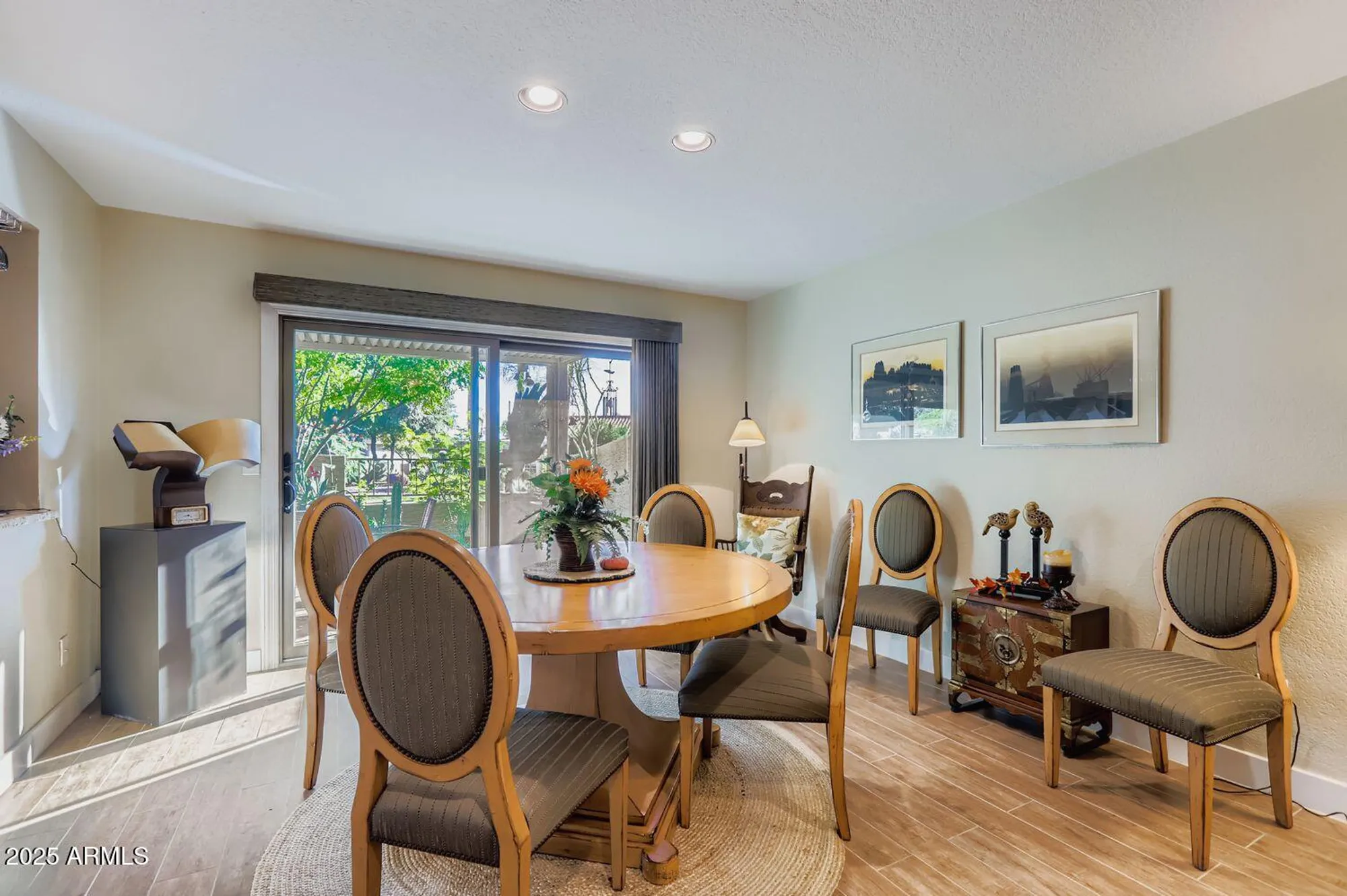 Property Slideshow image 10 of 38 | 10437 e cochise ave, Scottsdale, AZ, 85258