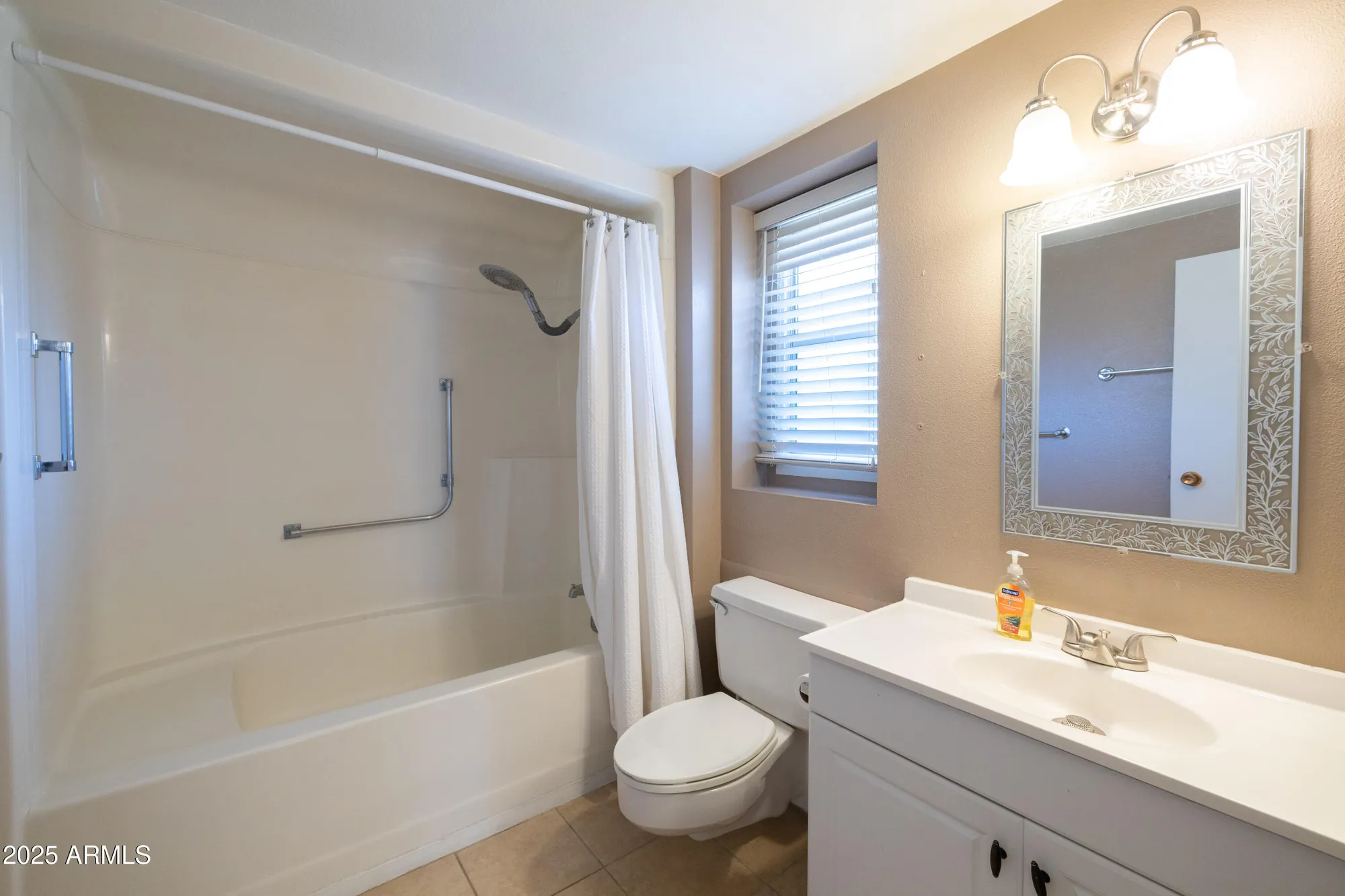 Property Slideshow image 8 of 17 | 19613 n star ridge dr, Sun City West, AZ, 85375