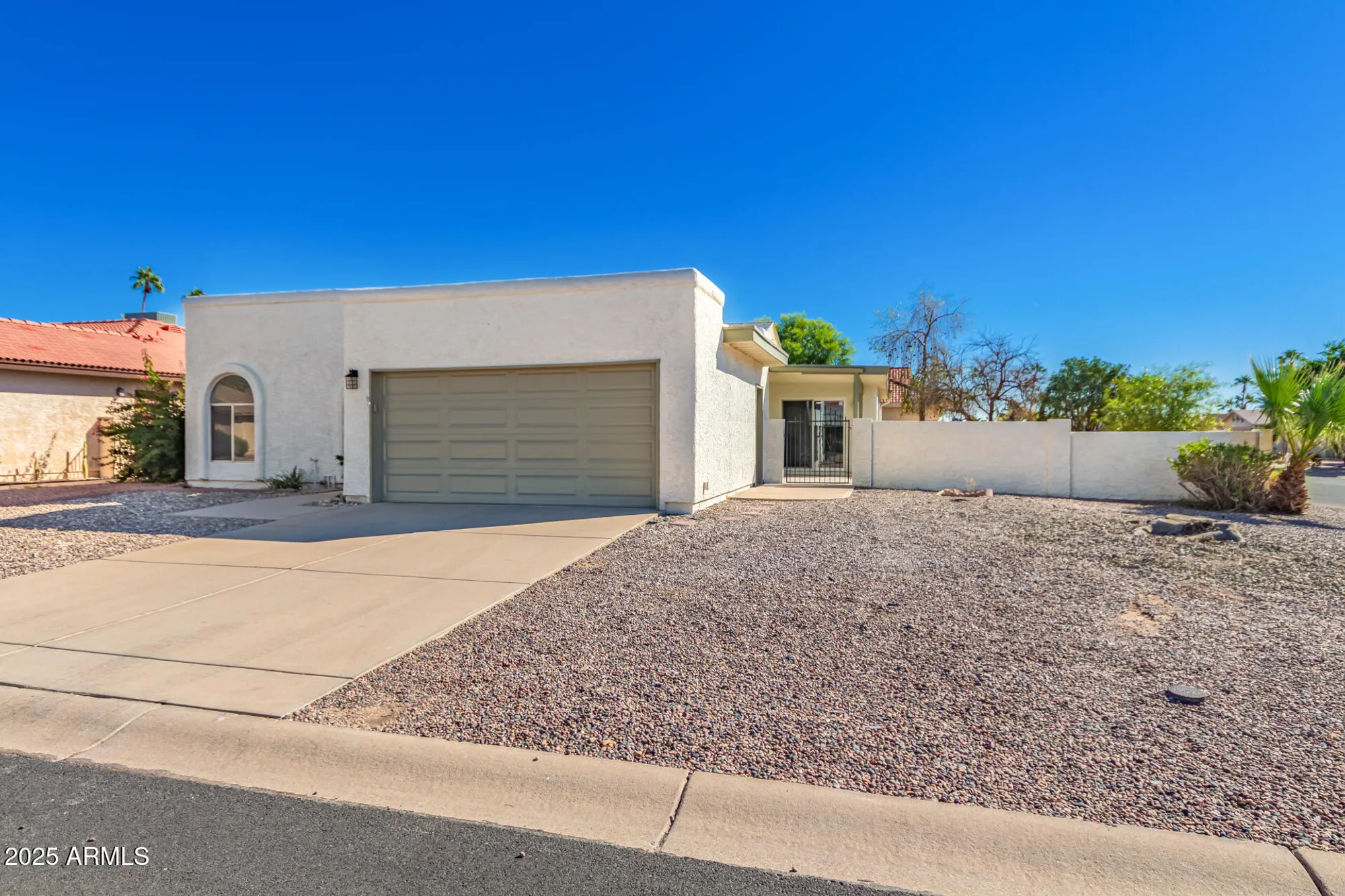 Property Slideshow image 3 of 51 | 26621 s shumaker dr, Sun Lakes, AZ, 85248