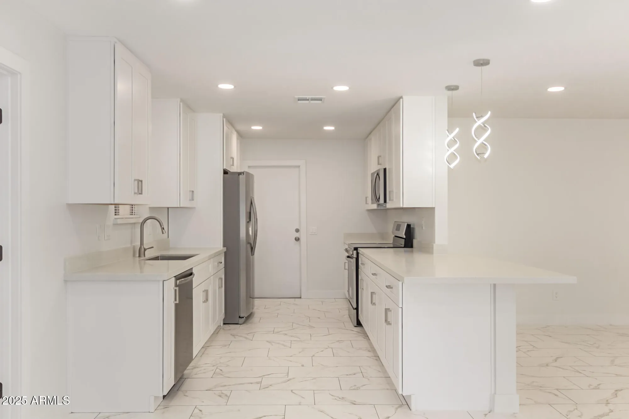 Property Slideshow image 9 of 51 | 26621 s shumaker dr, Sun Lakes, AZ, 85248