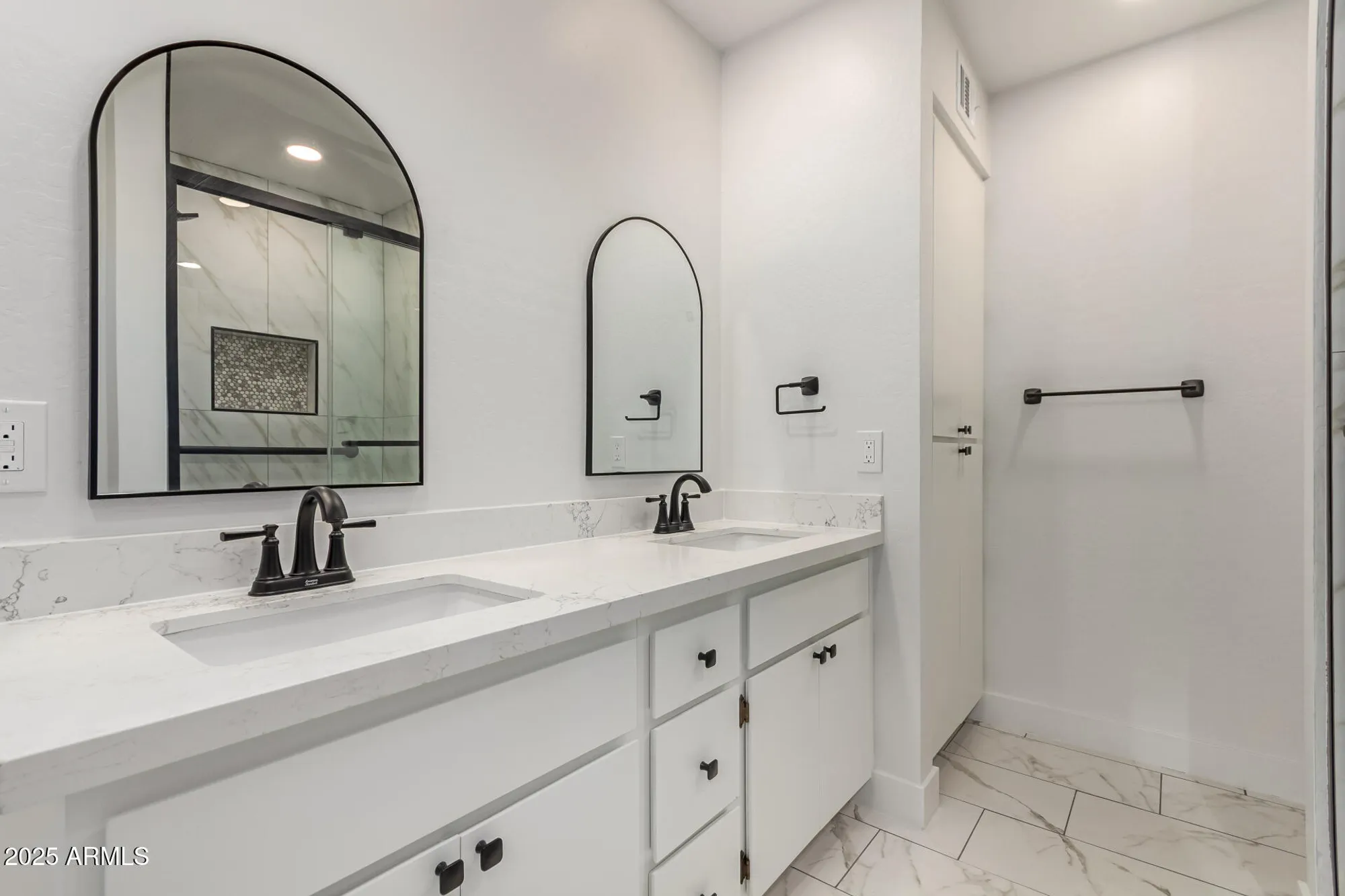 Property Slideshow image 16 of 51 | 26621 s shumaker dr, Sun Lakes, AZ, 85248