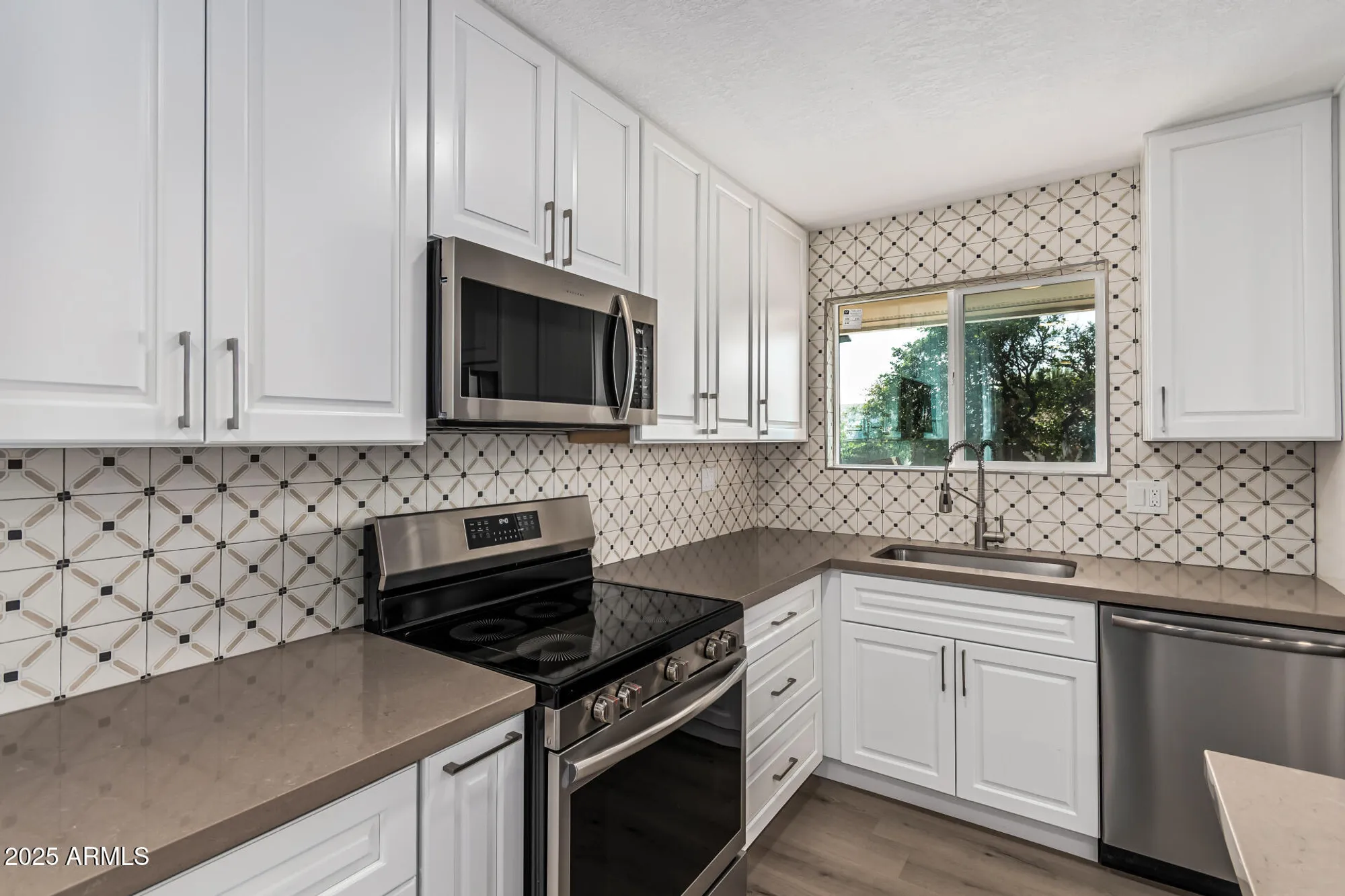 Property Slideshow image 4 of 25 | 10625 w ridgeview rd, Sun City, AZ, 85351