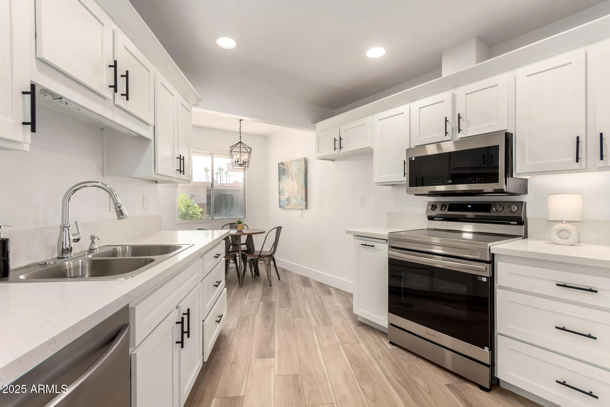 Property Slideshow image 5 of 28 | 16869 n 103rd ave, Sun City, AZ, 85351