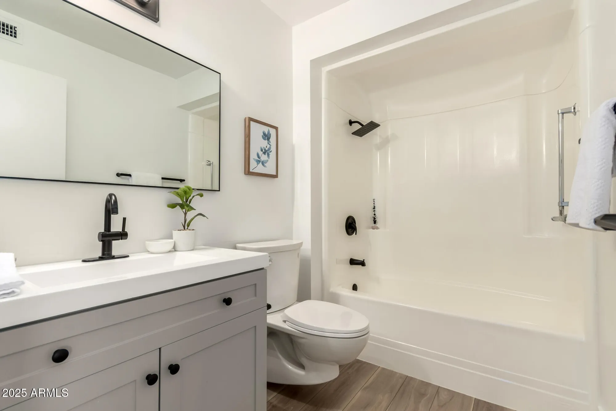 Property Slideshow image 19 of 28 | 16869 n 103rd ave, Sun City, AZ, 85351