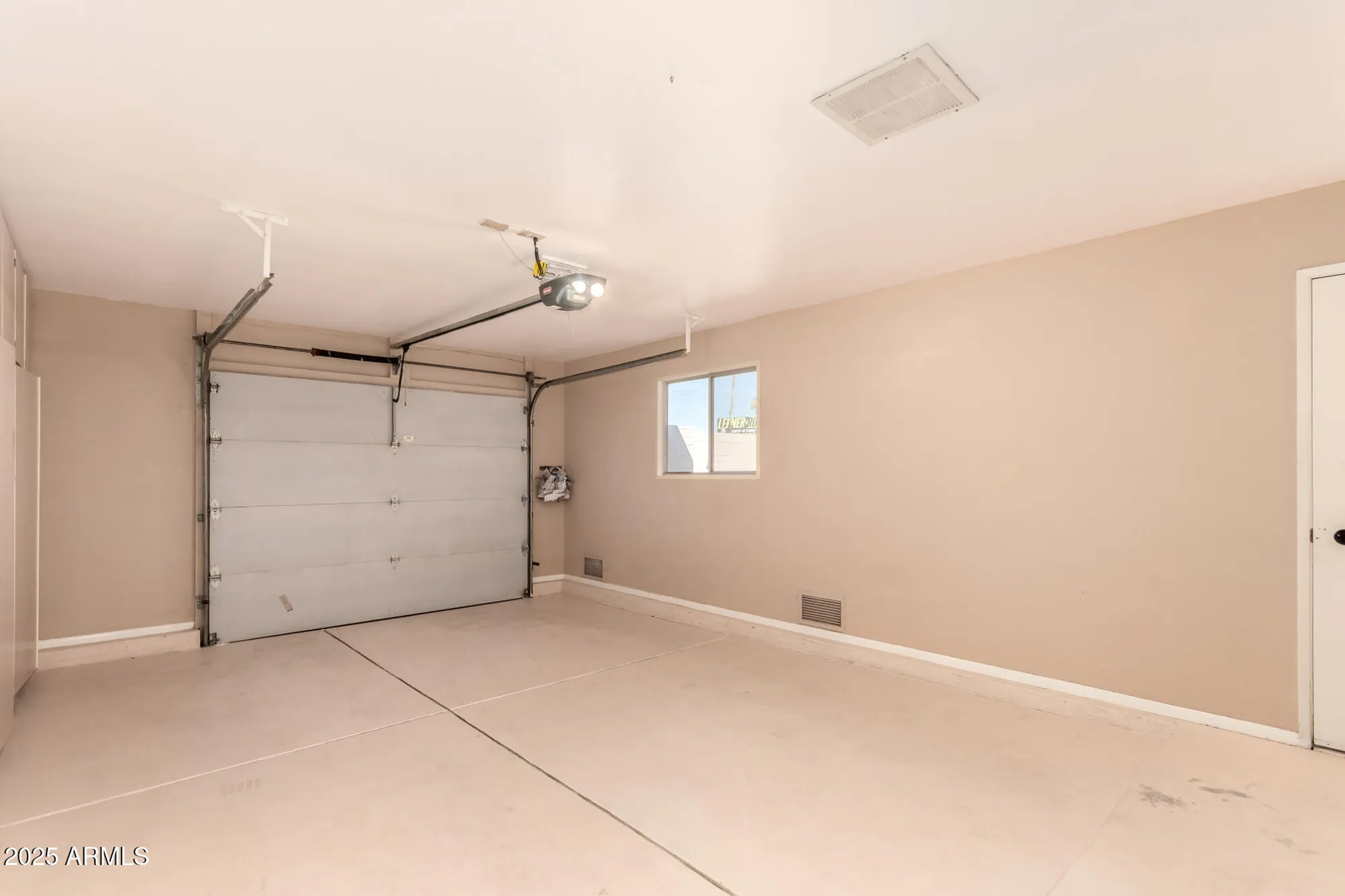 Property Slideshow image 21 of 28 | 16869 n 103rd ave, Sun City, AZ, 85351