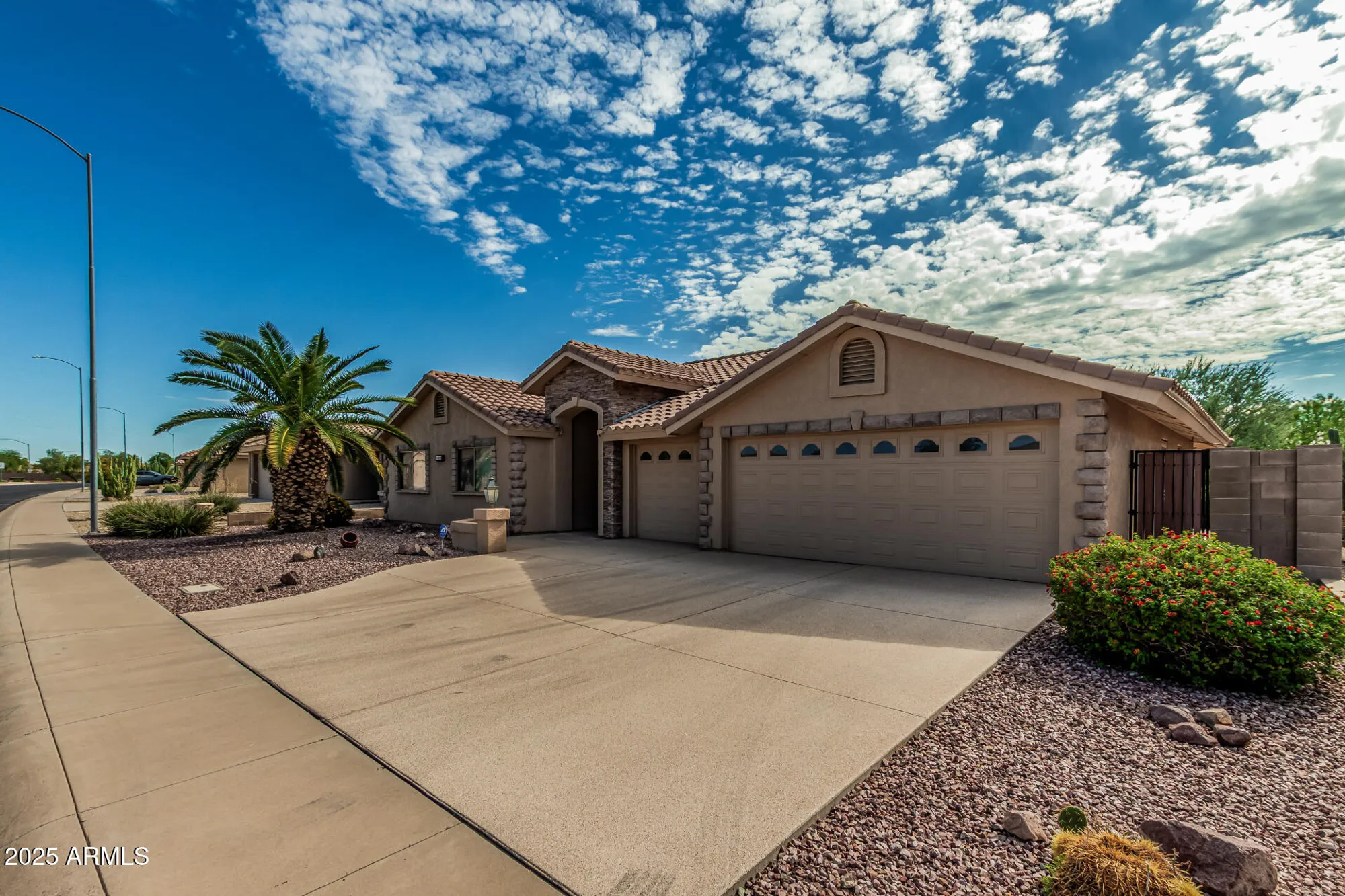 Property Slideshow image 3 of 36 | 10907 e olla ave, Mesa, AZ, 85212
