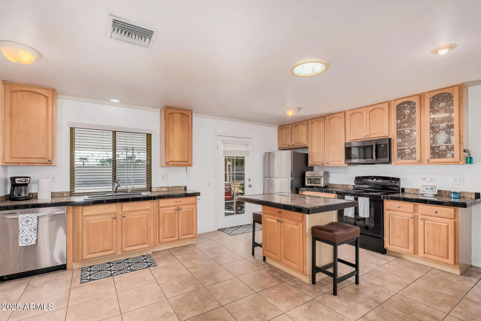 Property Slideshow image 7 of 26 | 15406 n bowling green dr, Sun City, AZ, 85351