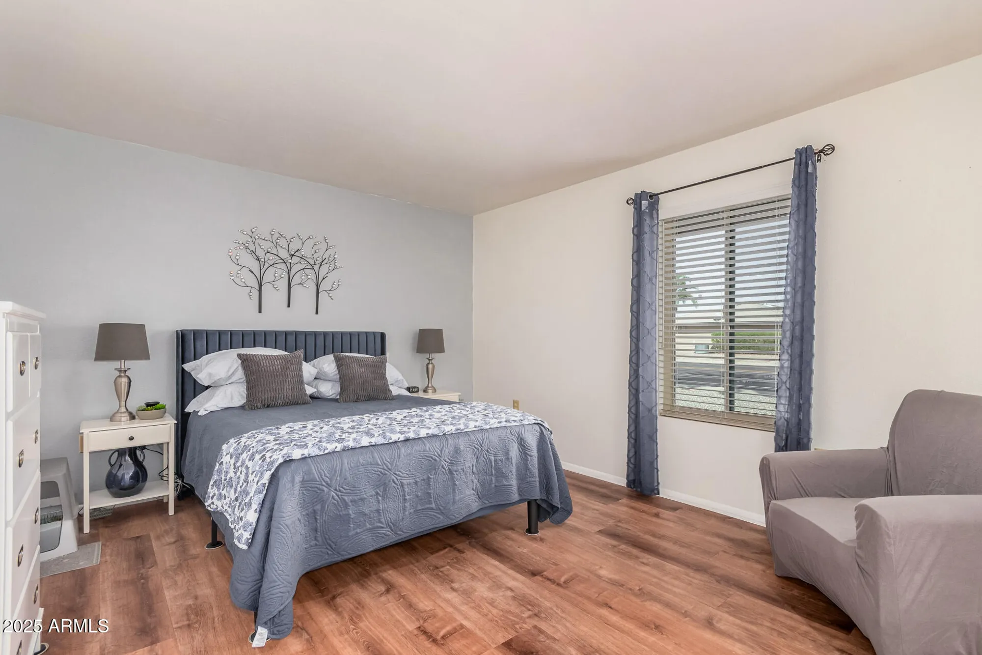 Property Slideshow image 16 of 26 | 15406 n bowling green dr, Sun City, AZ, 85351
