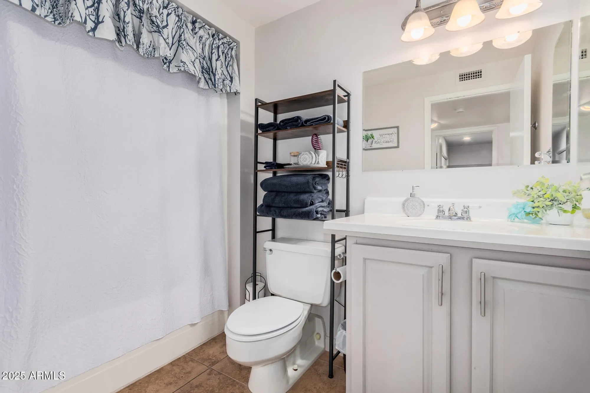 Property Slideshow image 17 of 26 | 15406 n bowling green dr, Sun City, AZ, 85351