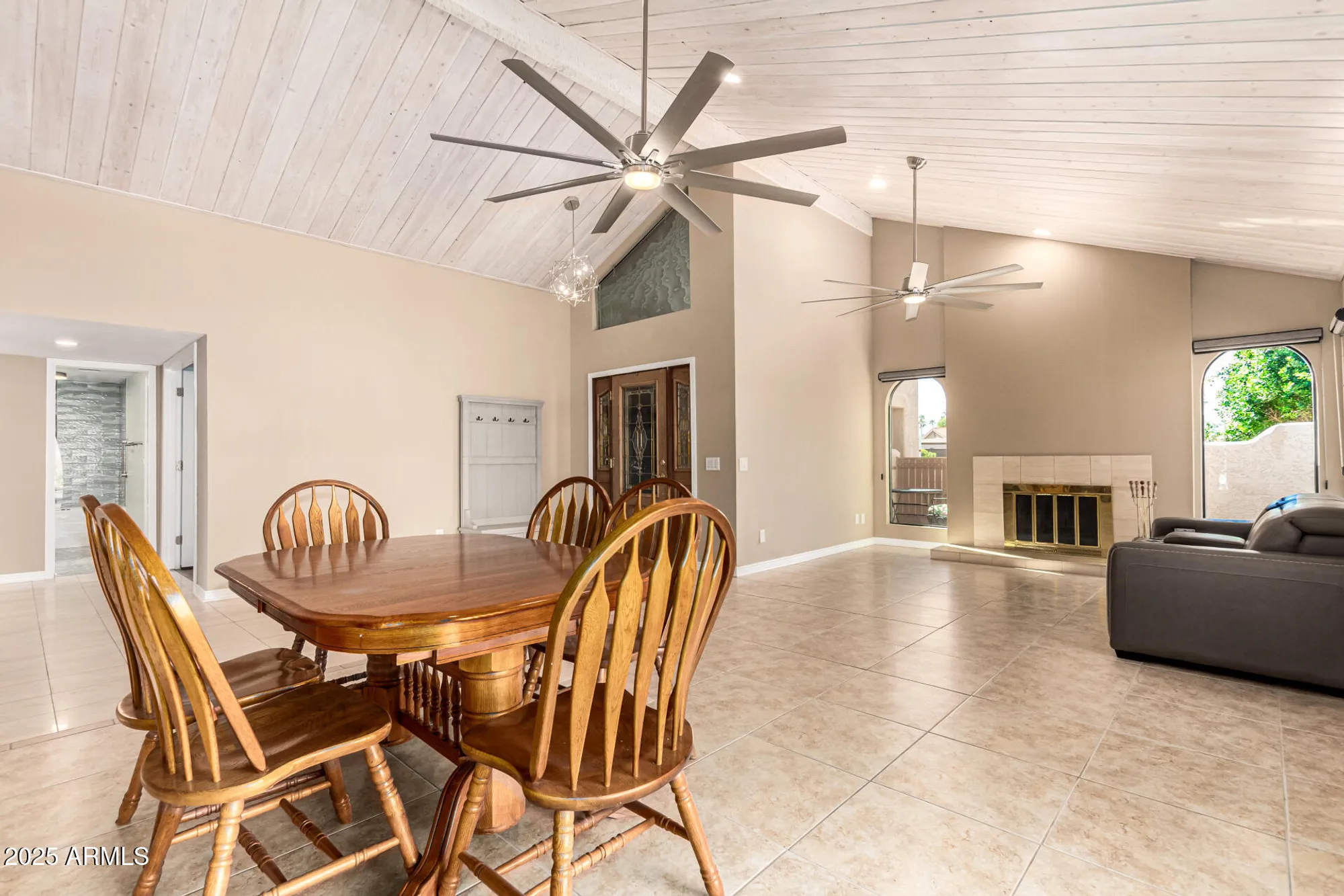 Property Slideshow image 13 of 61 | 26433 s lakemont dr, Sun Lakes, AZ, 85248